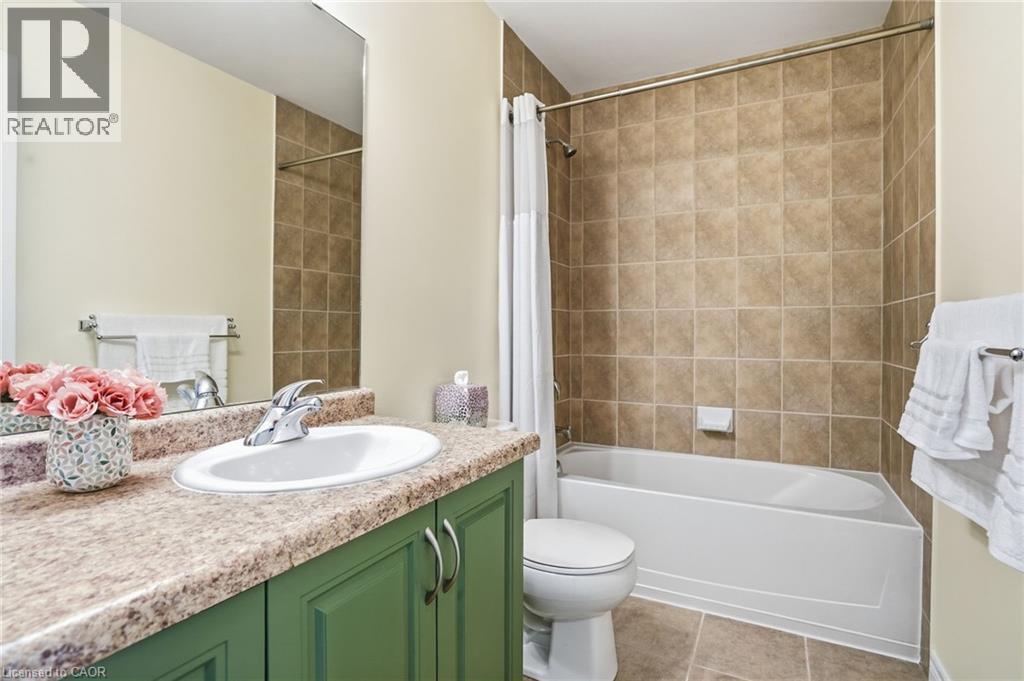 13 MARINA POINT Crescent — photo 23