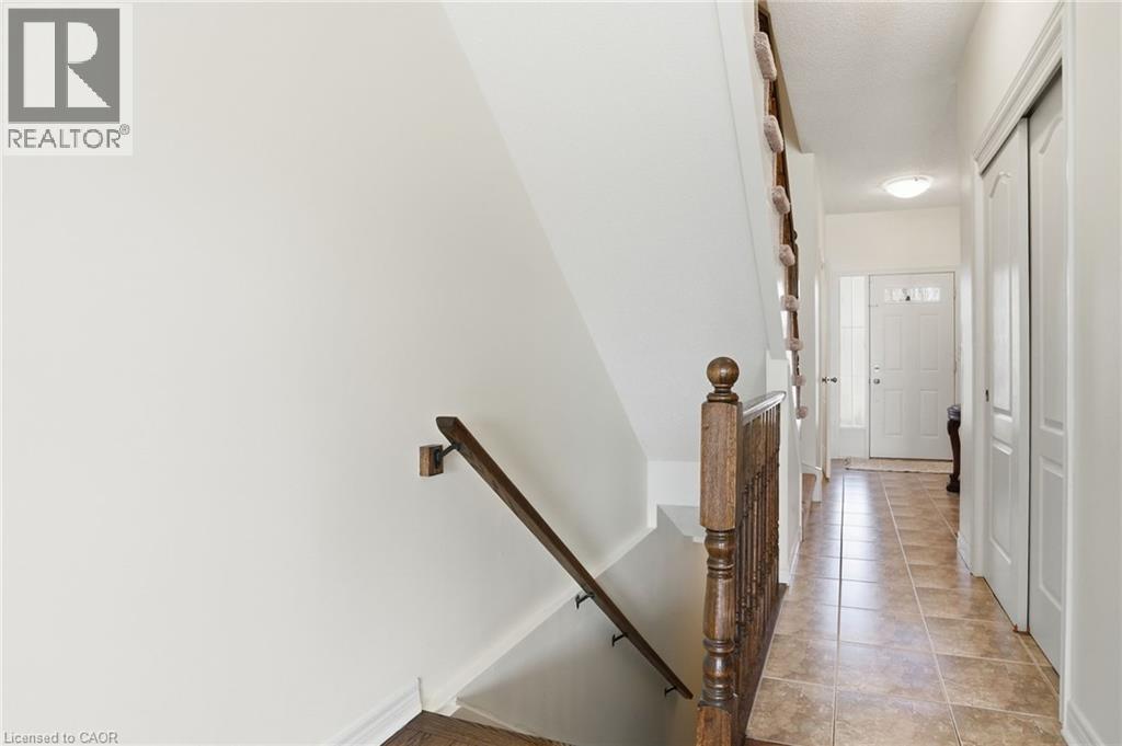 13 MARINA POINT Crescent — photo 26