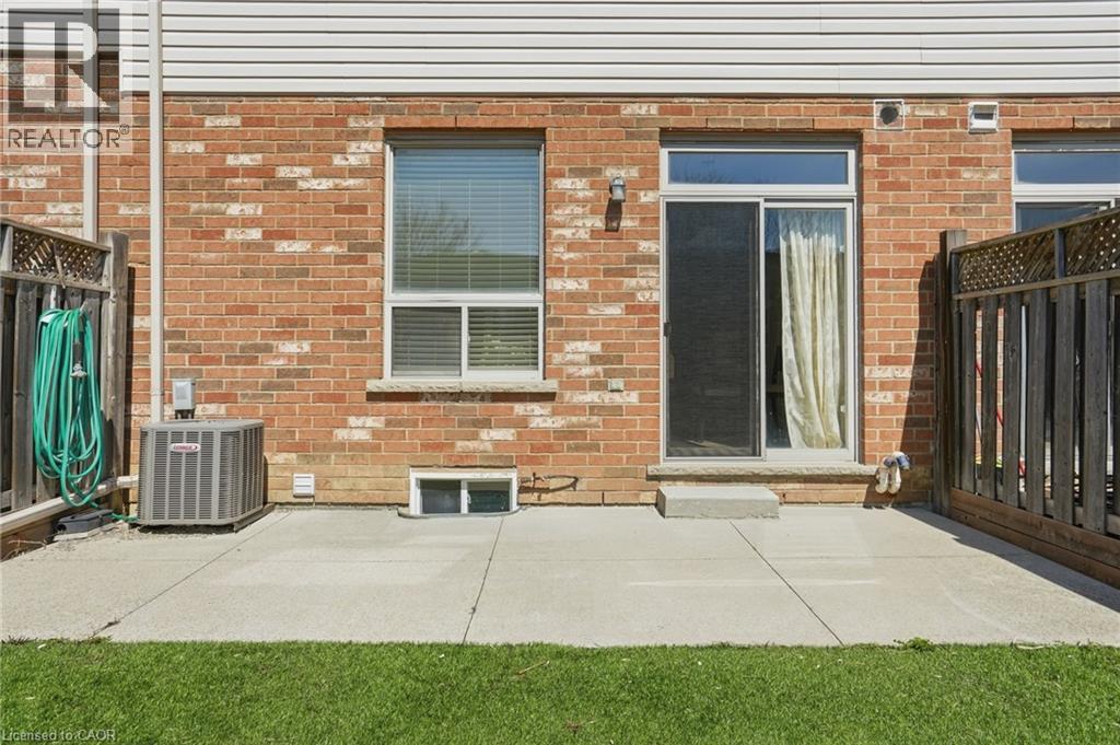 13 MARINA POINT Crescent — photo 37