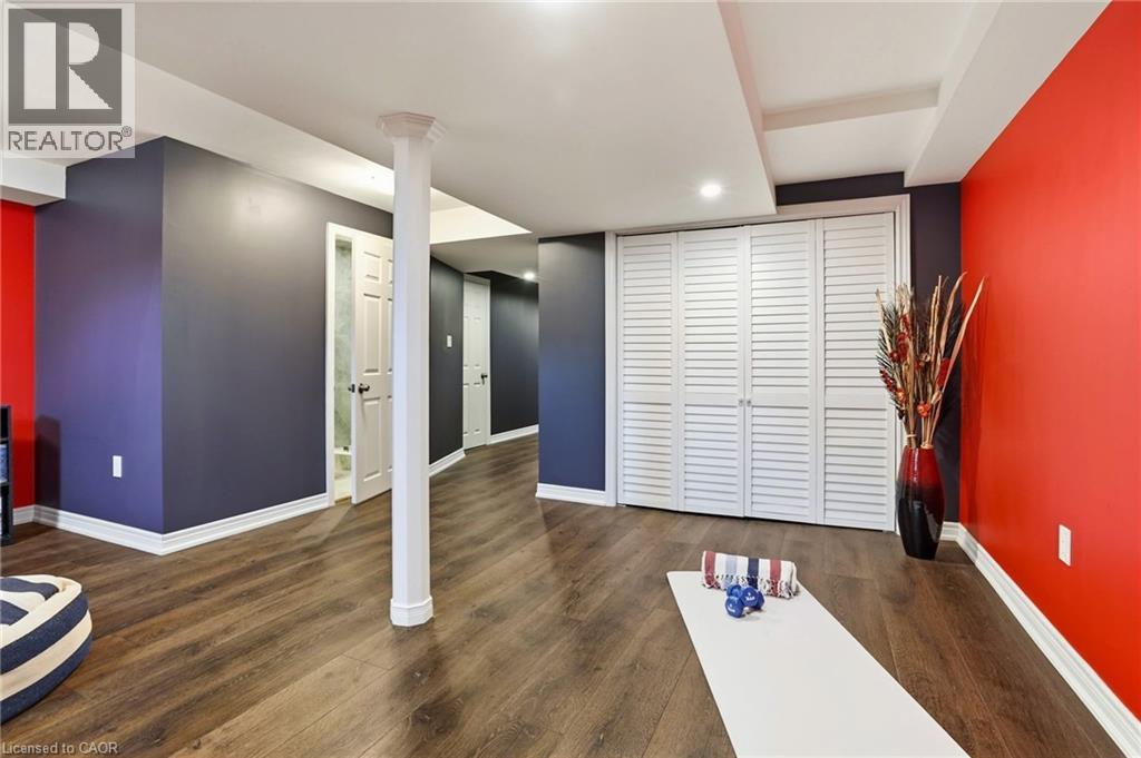 13 MARINA POINT Crescent — photo 32