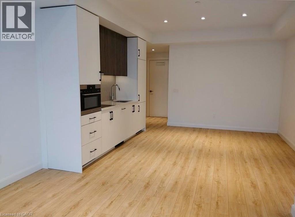 741 W KING Street W Unit# 1303, Kitchener, Ontario, N2G0E9 — Photo 2