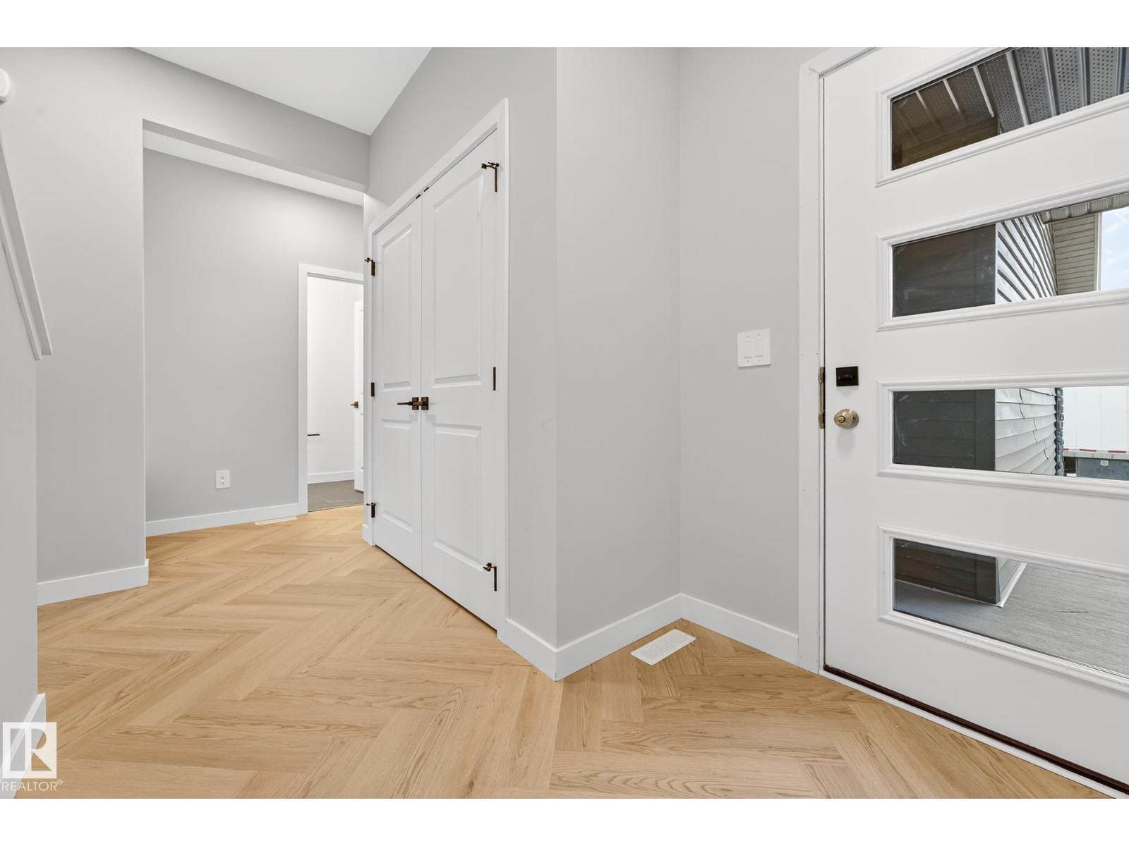 8245 KIRIAK LO SW, Edmonton