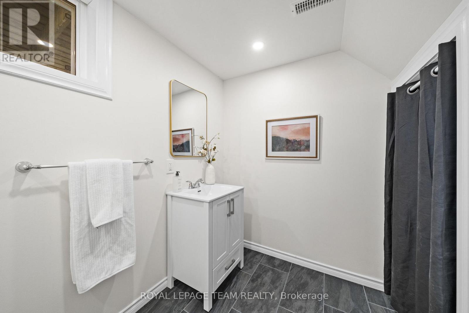 14 FERGUSON STREET — photo 39