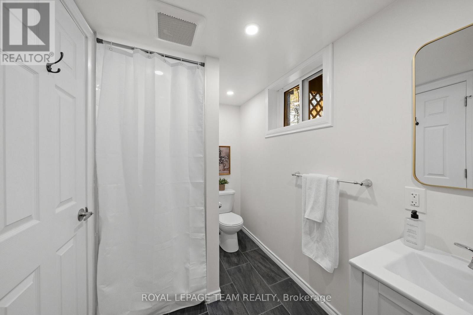 14 FERGUSON STREET — photo 40