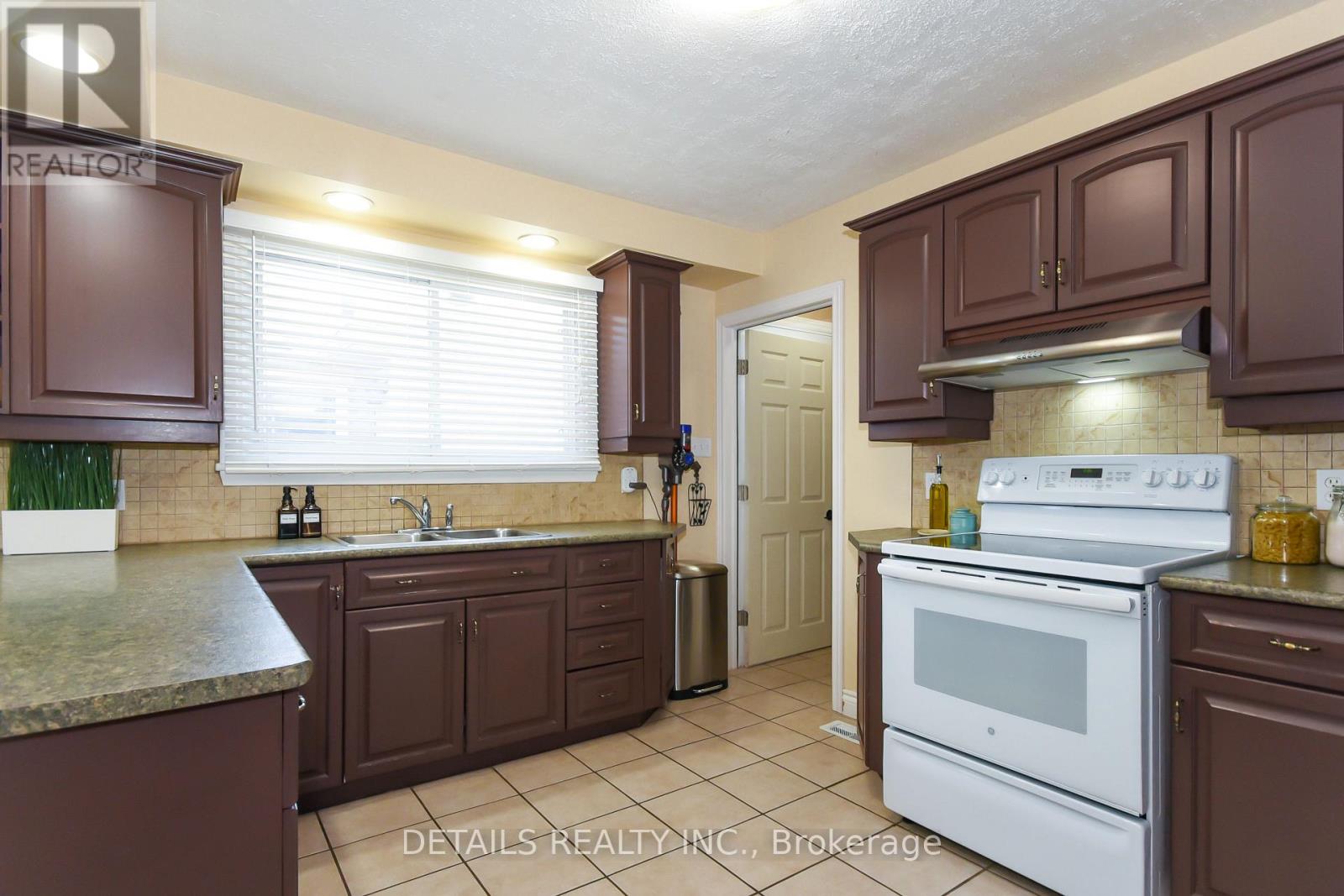 1222 FIELD STREET - 19