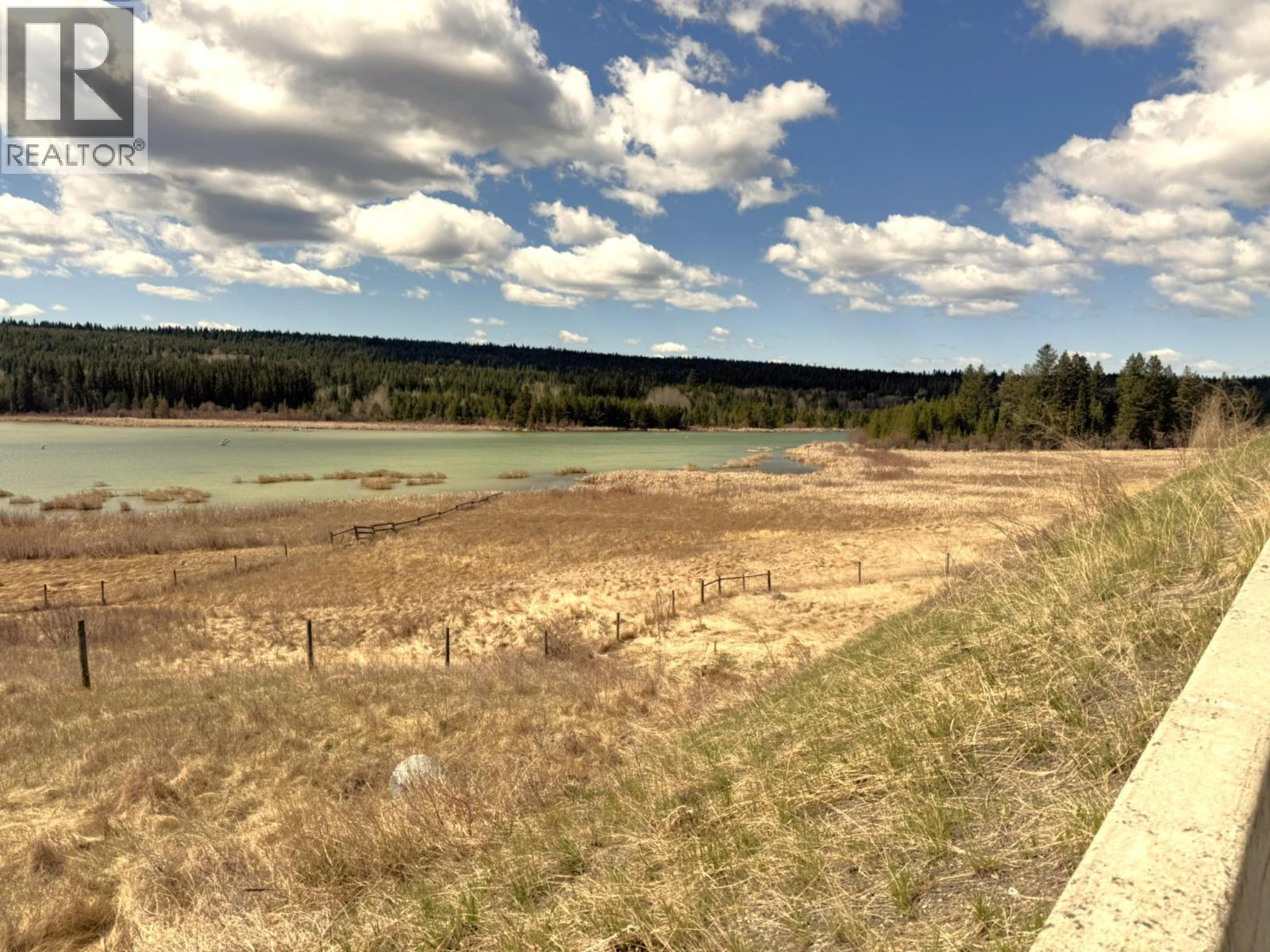 3440 DUNSMUIR ROAD, Lac La Hache