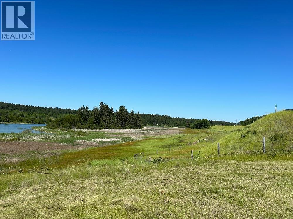 3440 DUNSMUIR ROAD, Lac La Hache