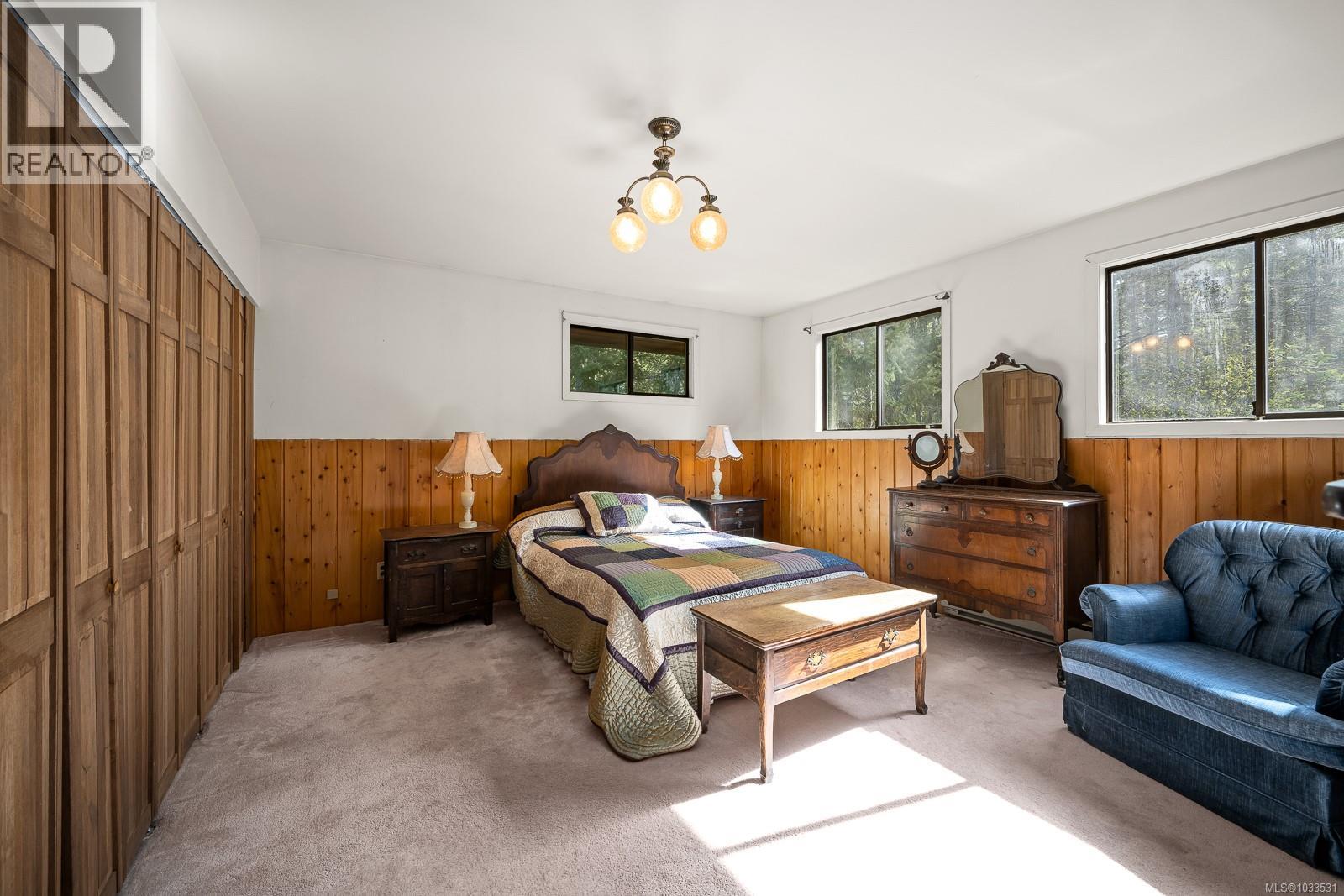 875 Carmichael Rd - 16
