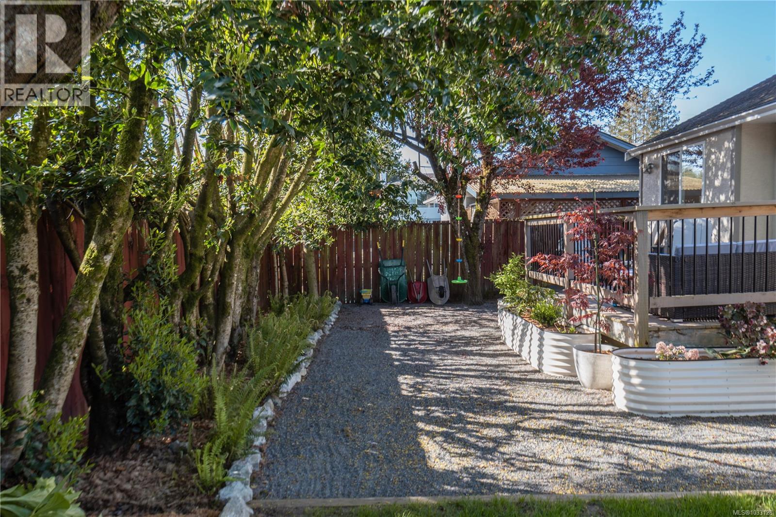 378 Campbell St - 30