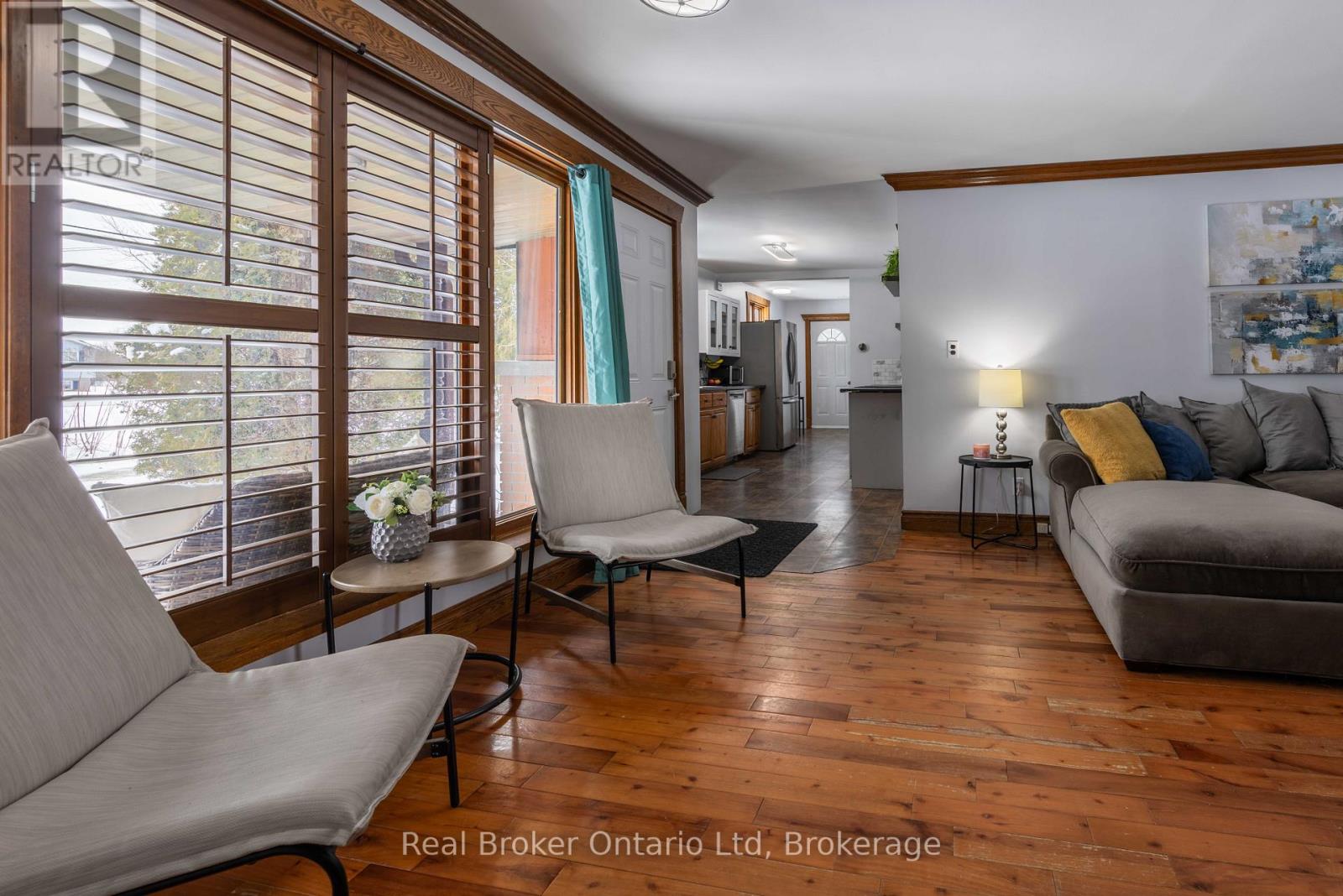 122327 GREY 5 ROAD - 17