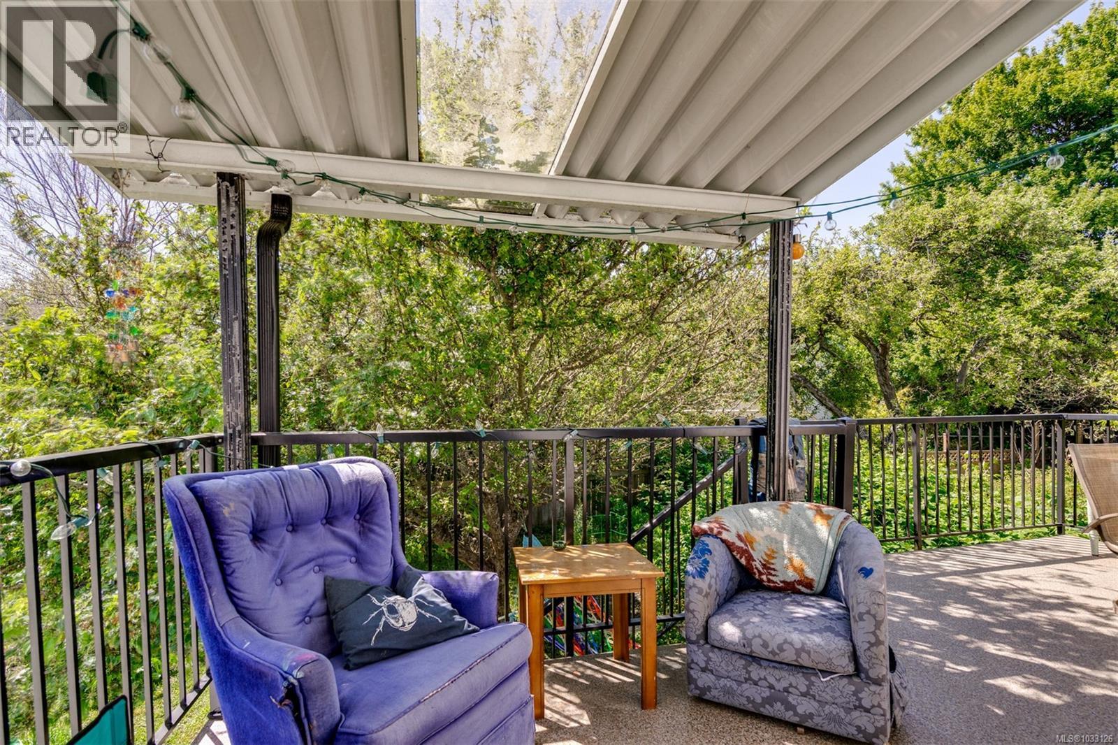 2630 Victor St - 21