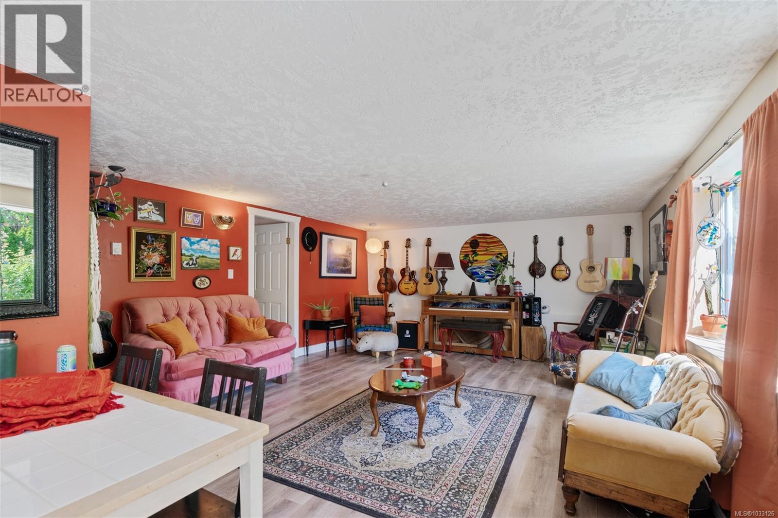 2630 Victor St - 22