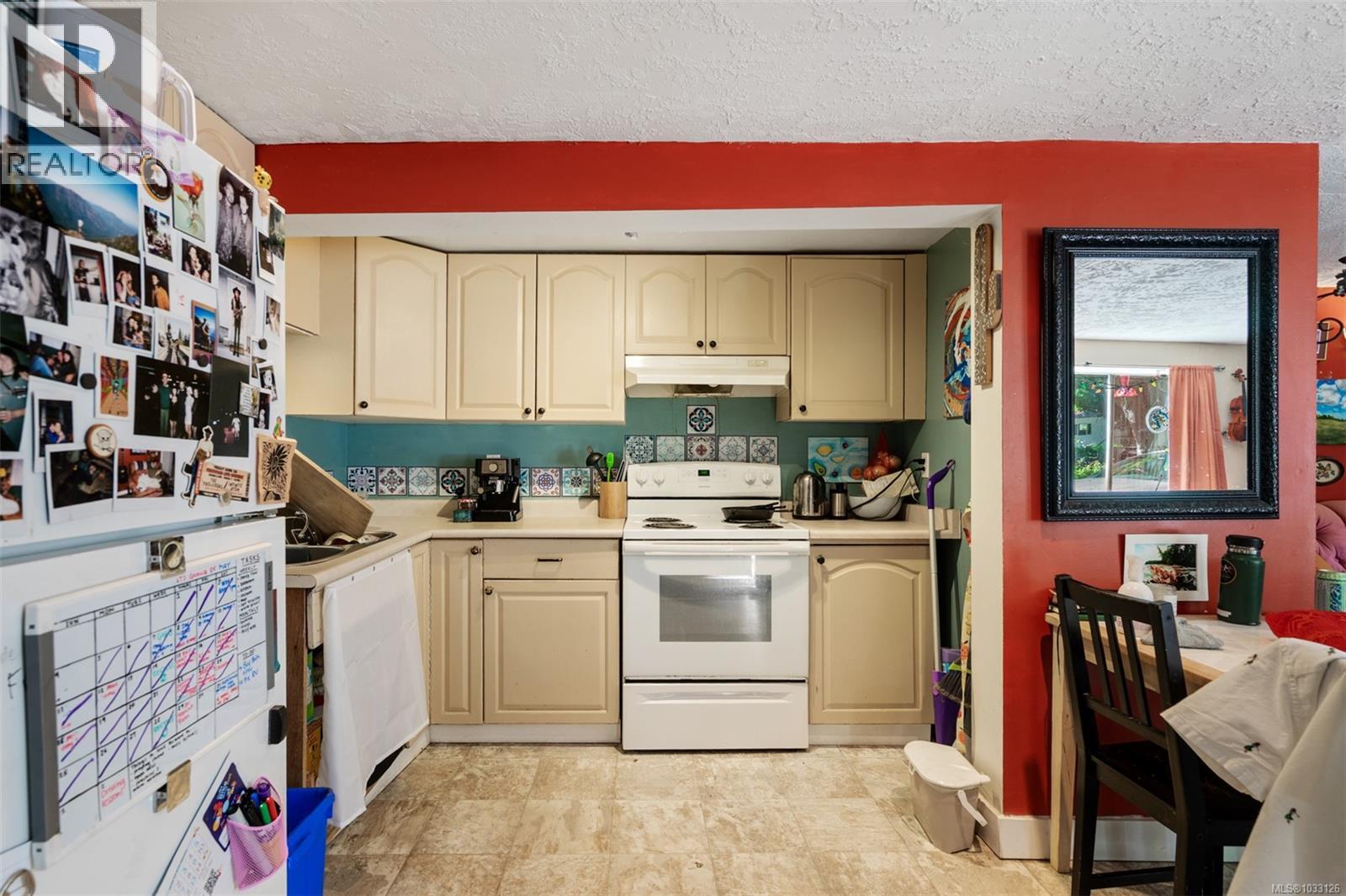 2630 Victor St - 27