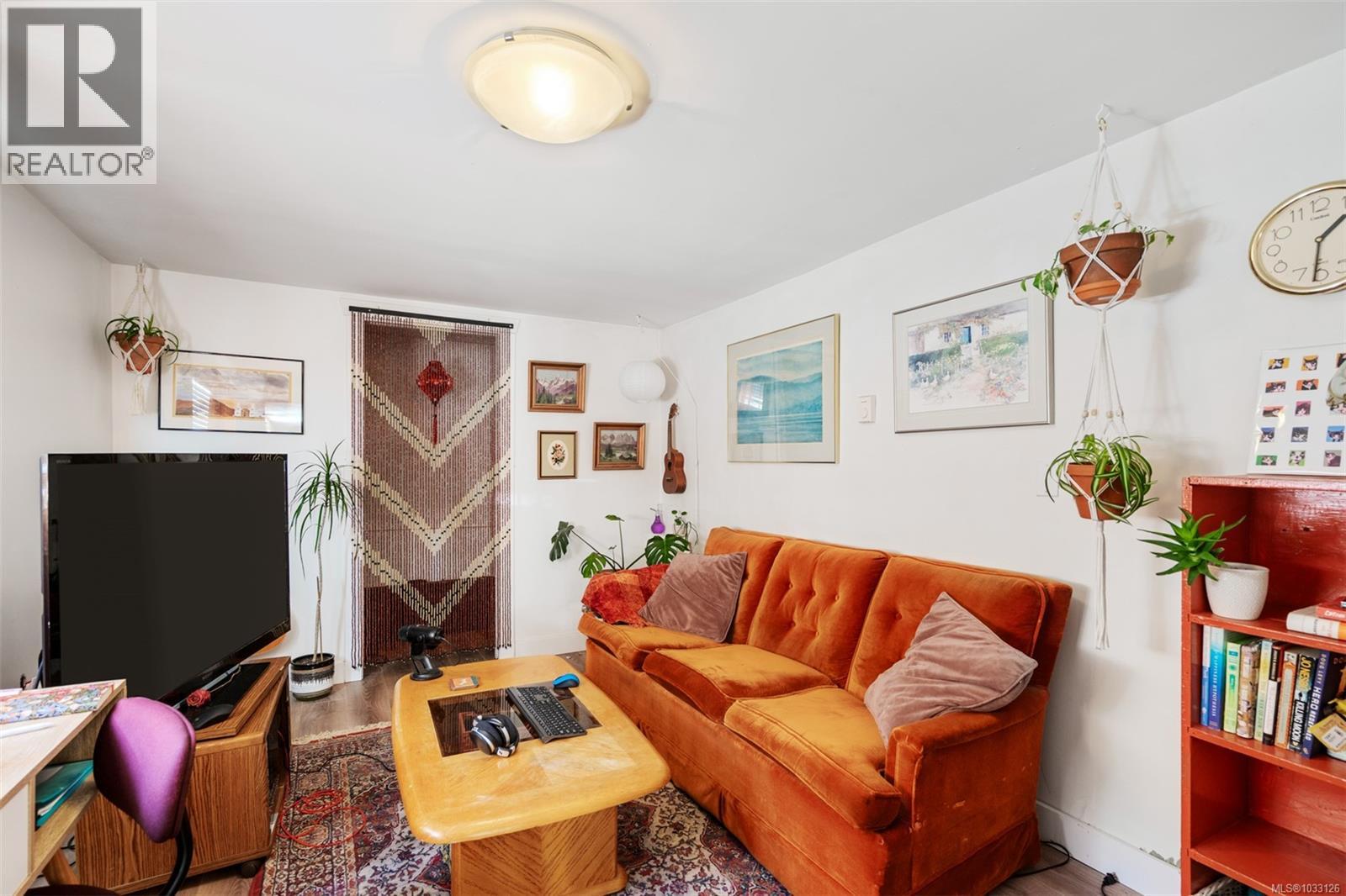 2630 Victor St - 33