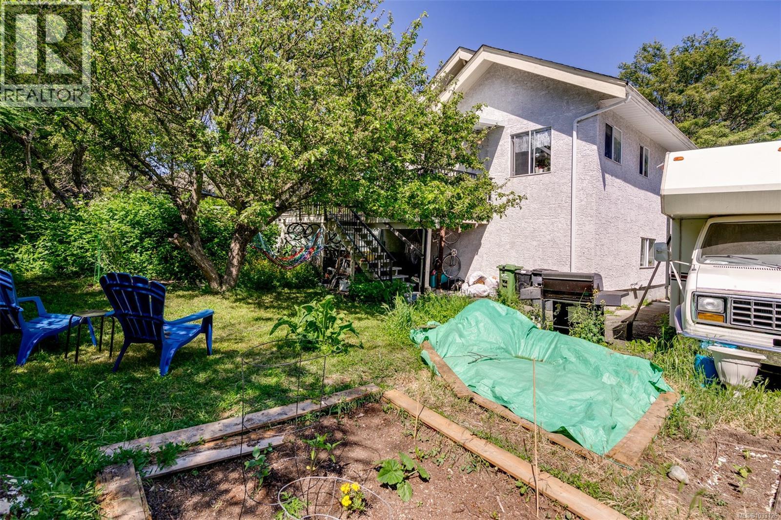 2630 Victor St - 38