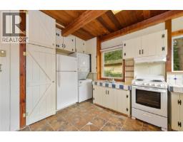 279 Wood Dale Dr, Mayne Island, BC V0N2J2 Photo 15