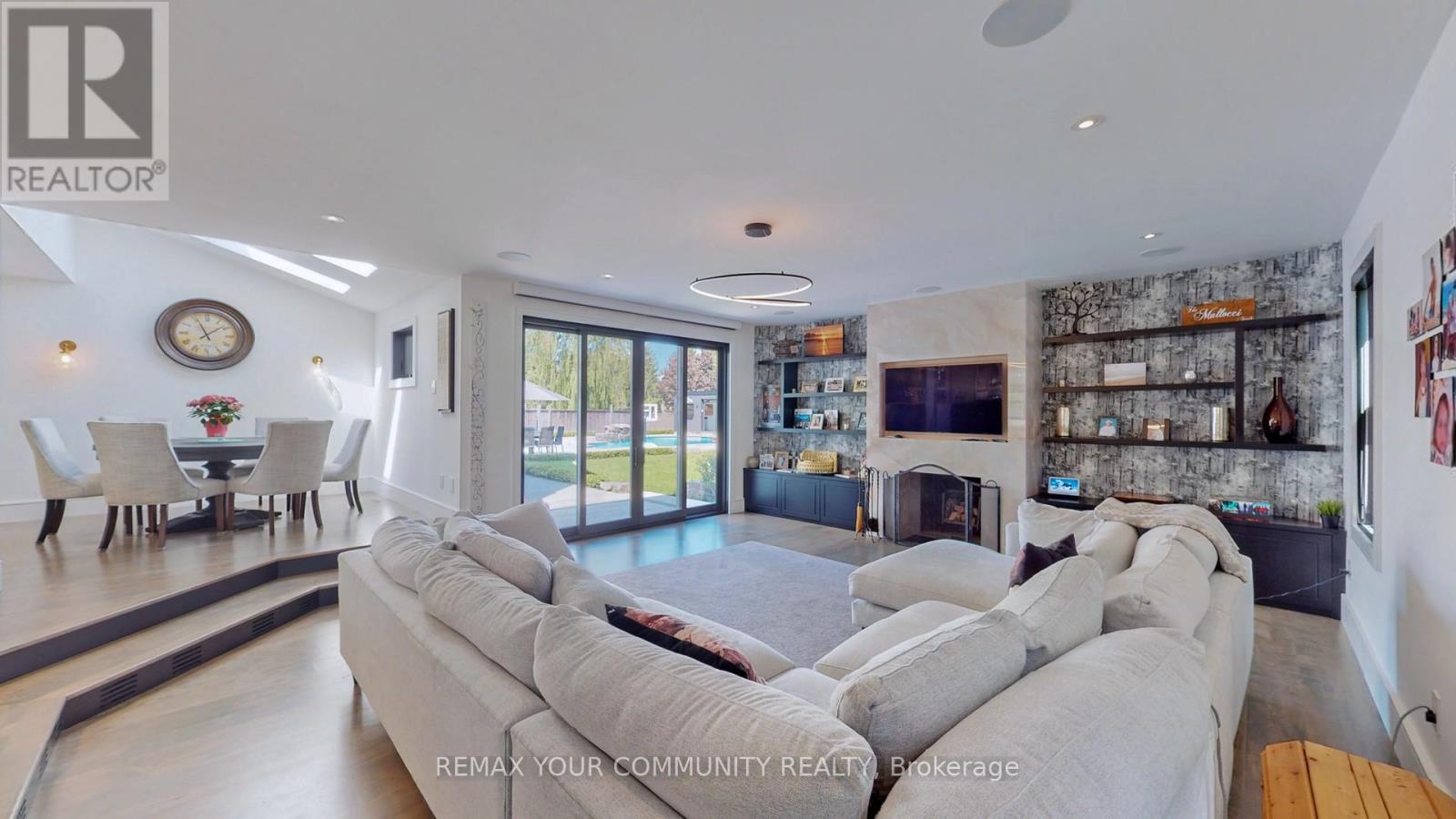 557 AINTREE DRIVE — photo 20