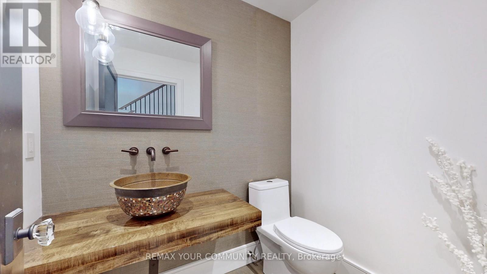 557 AINTREE DRIVE — photo 21