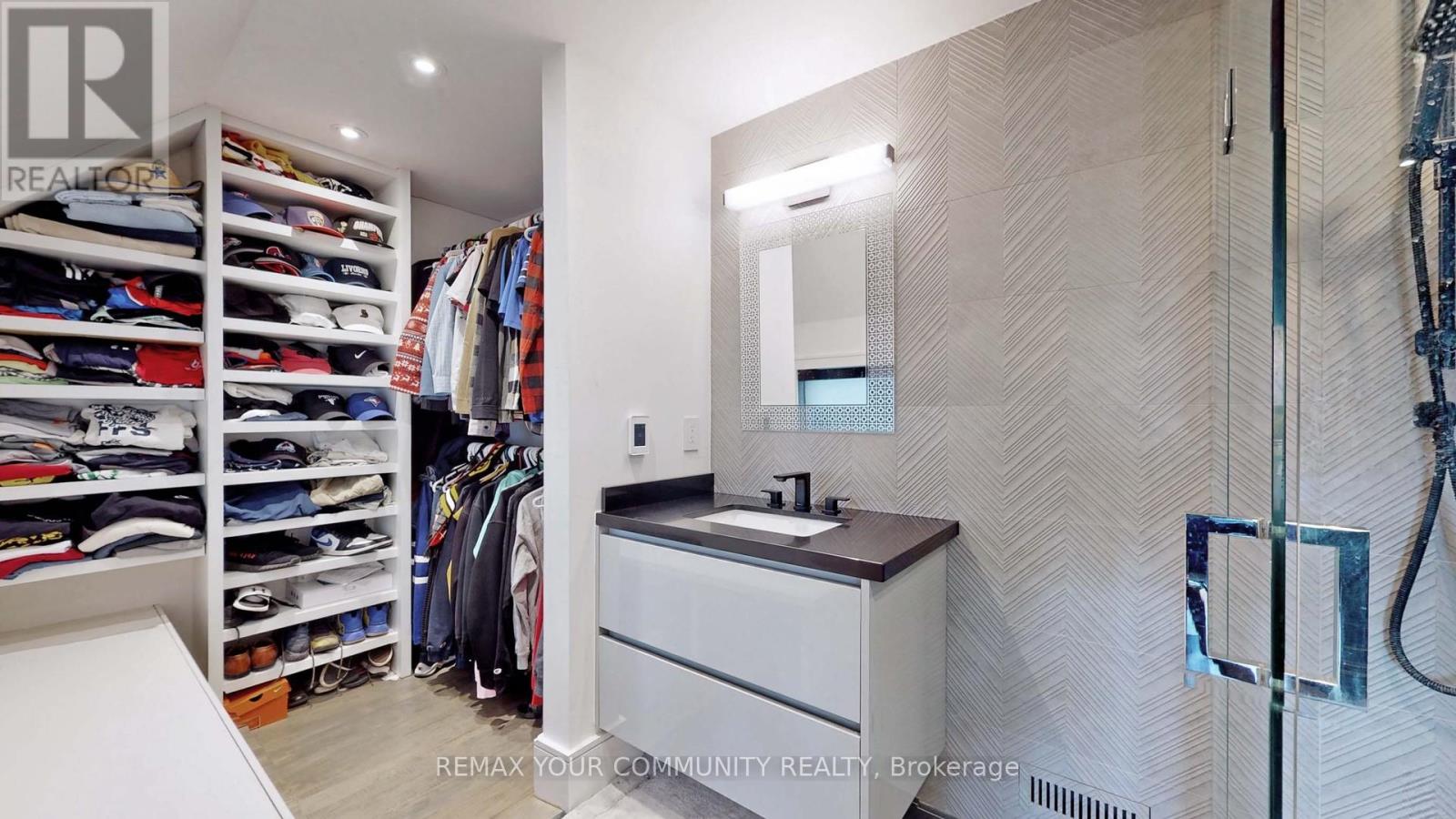 557 AINTREE DRIVE - 31