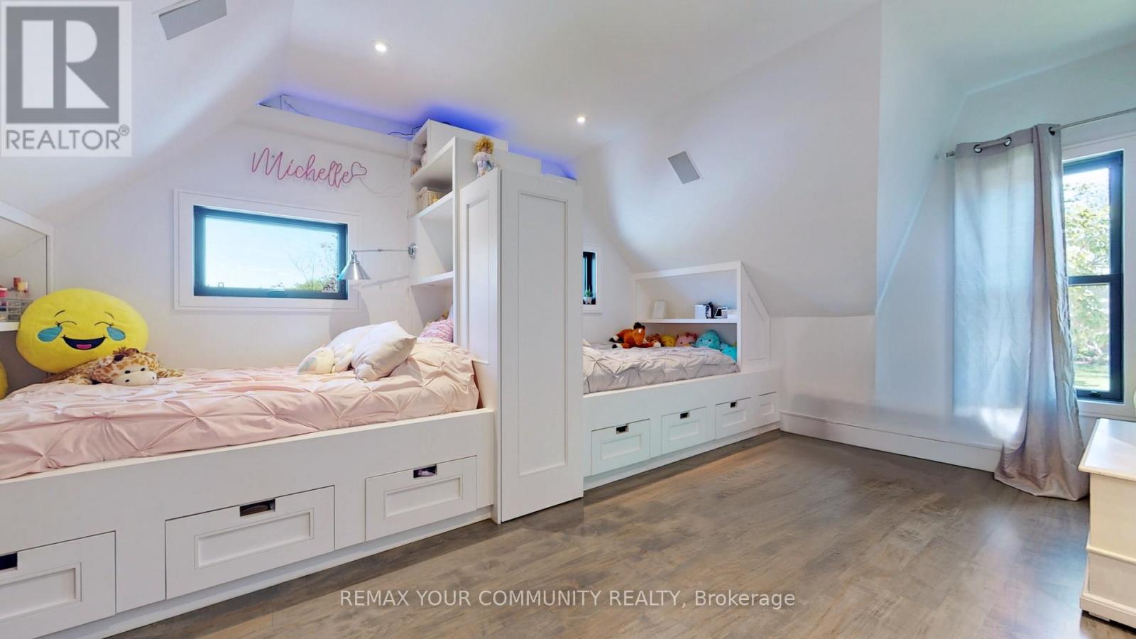 557 AINTREE DRIVE — photo 34