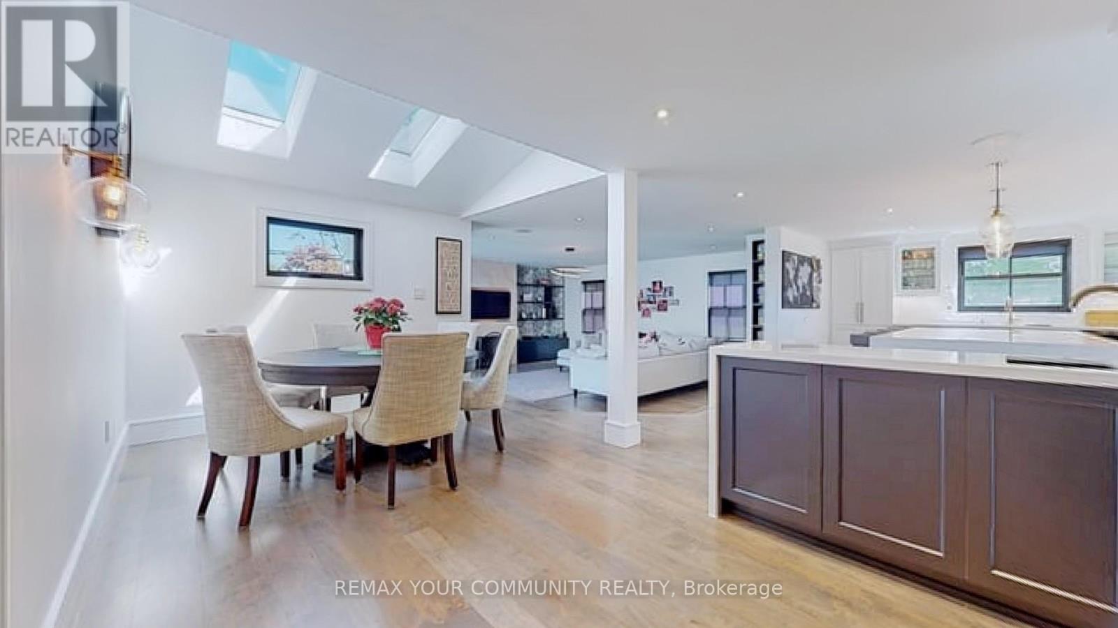 557 AINTREE DRIVE - 8
