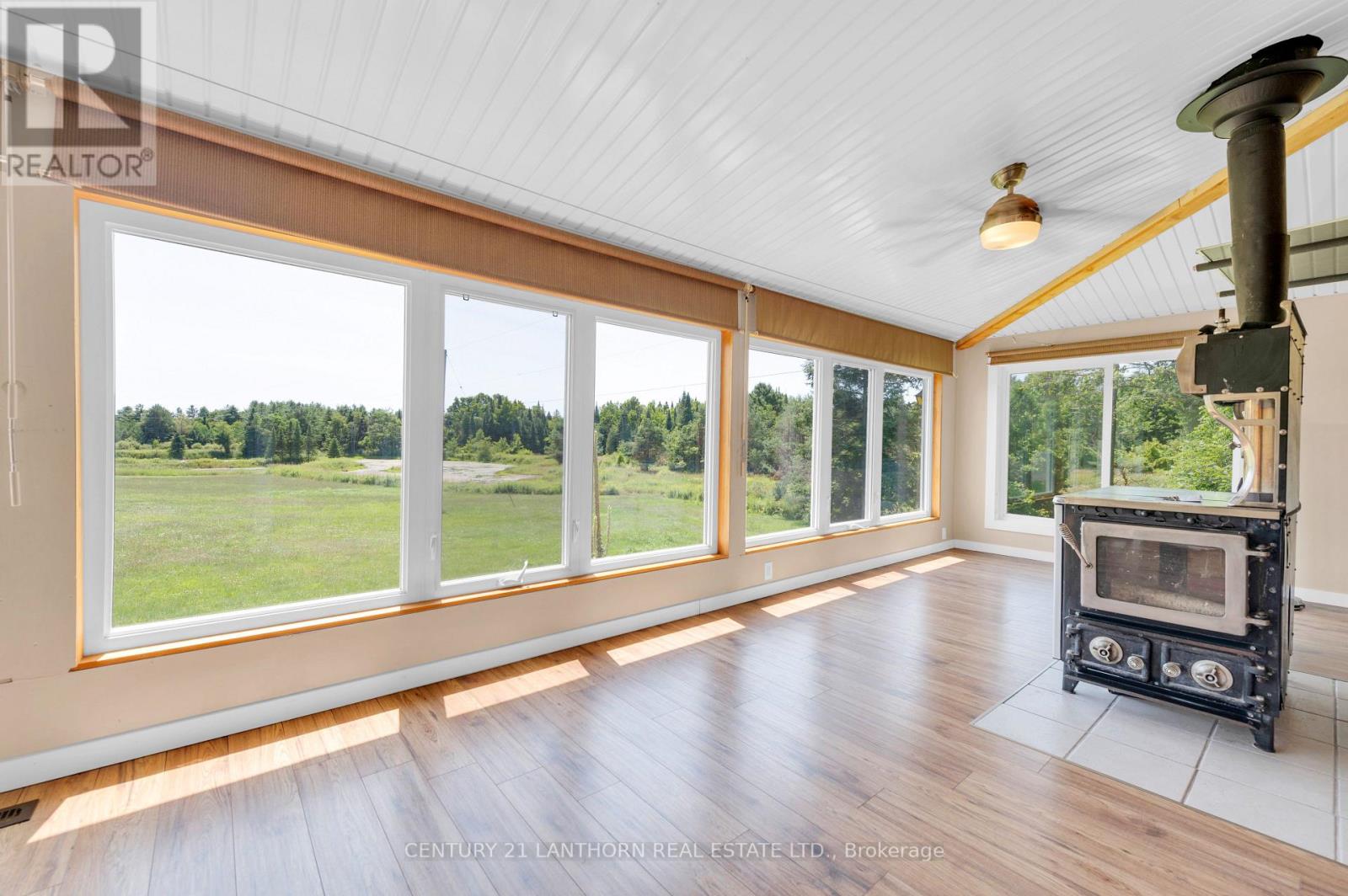 495 BARKER ROAD — photo 18