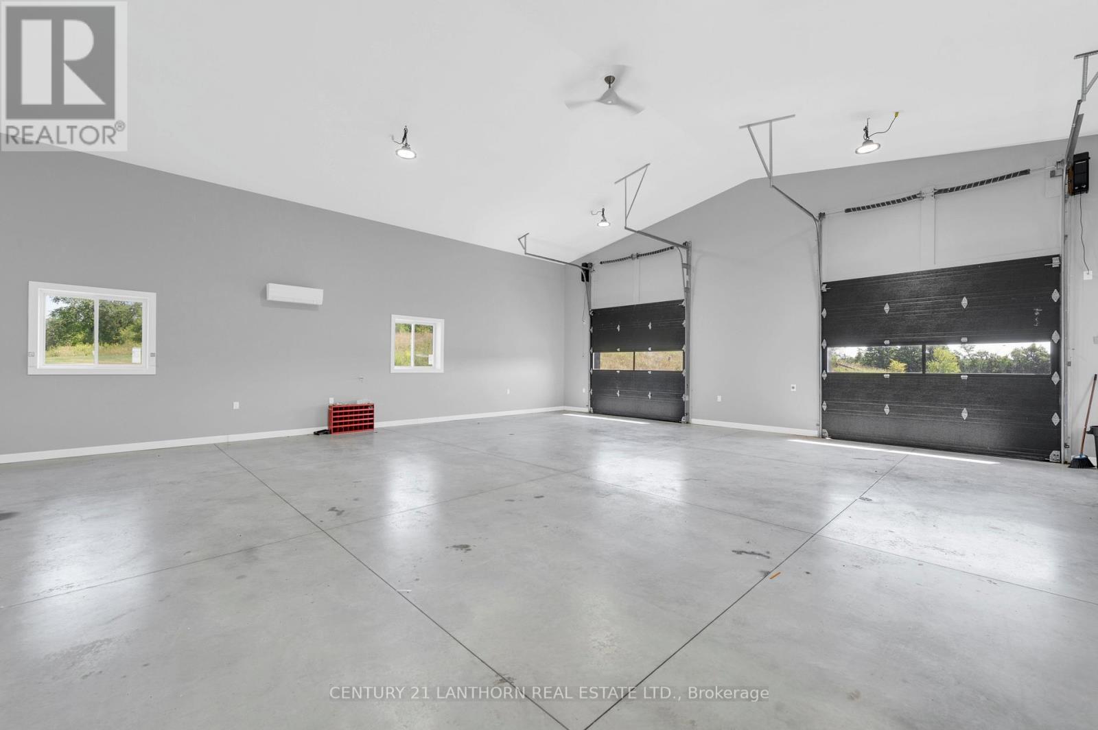 495 BARKER ROAD — photo 33