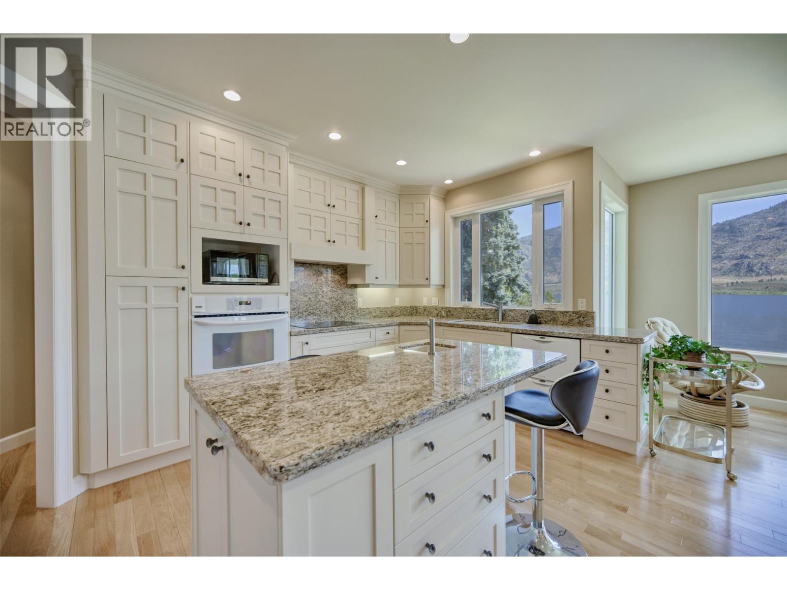  10411 81st Street, Osoyoos