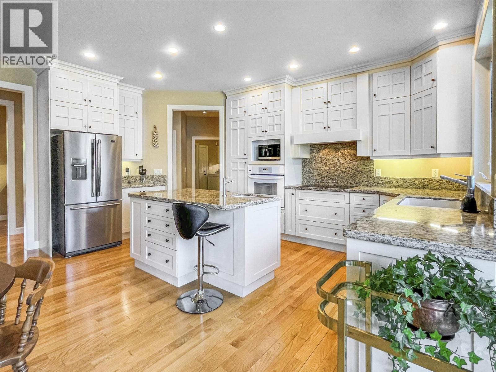  10411 81st Street, Osoyoos