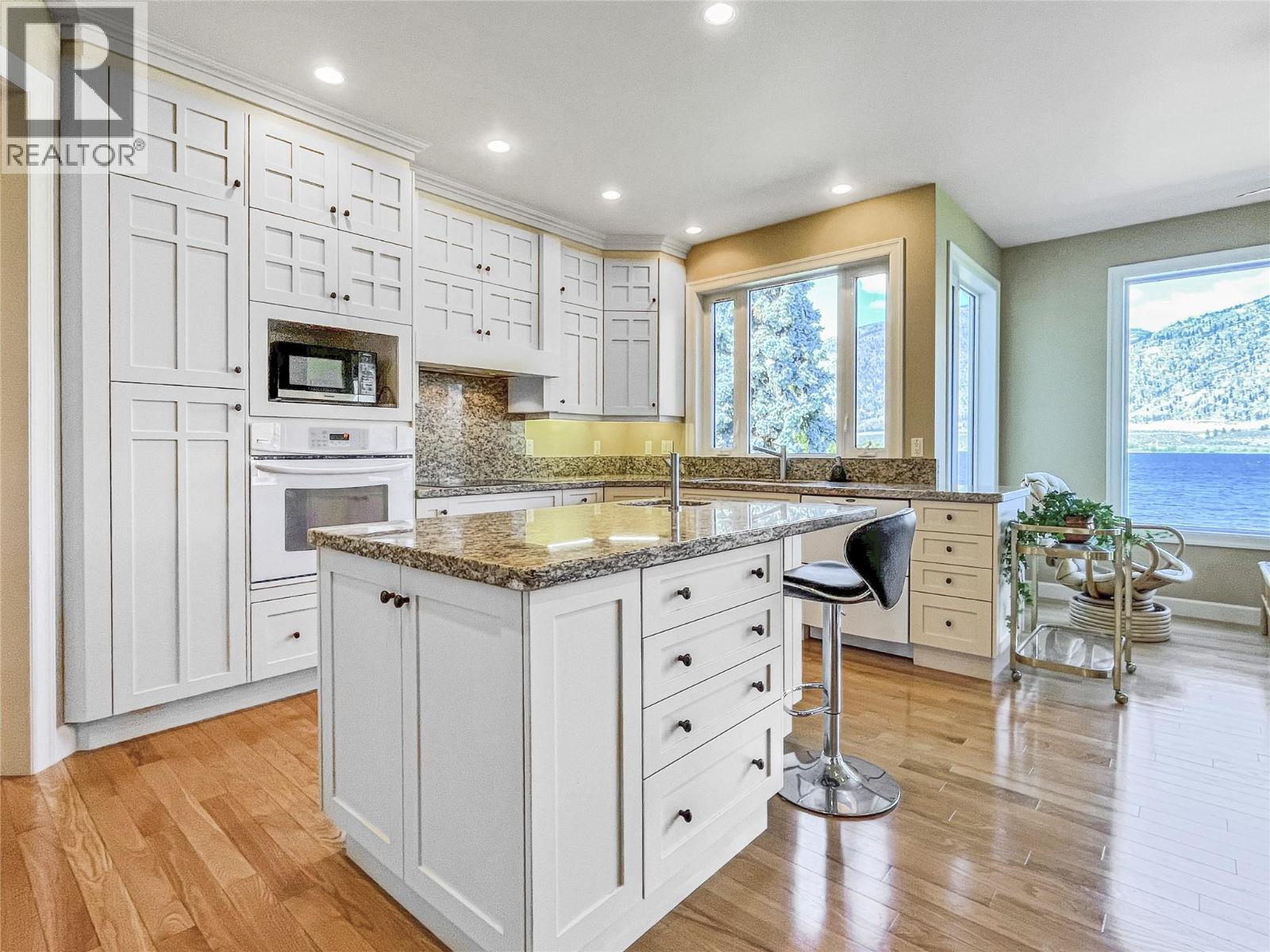  10411 81st Street, Osoyoos