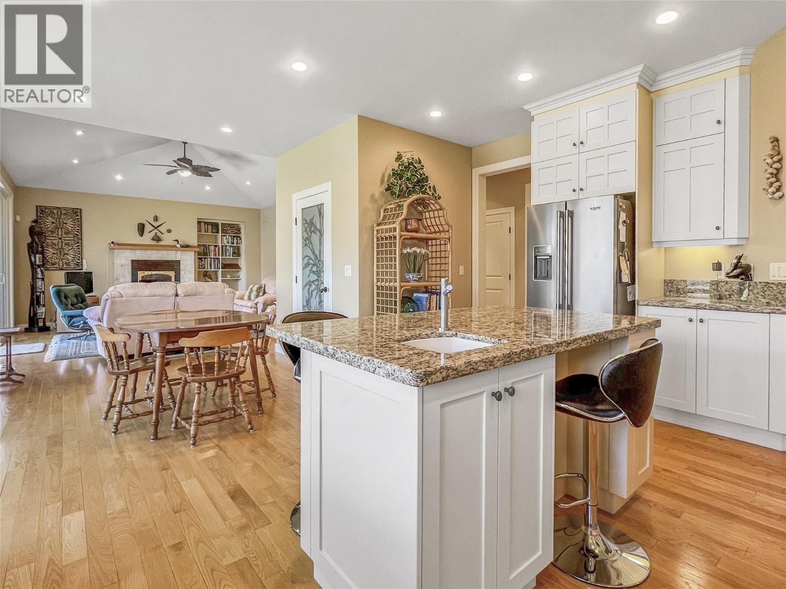  10411 81st Street, Osoyoos