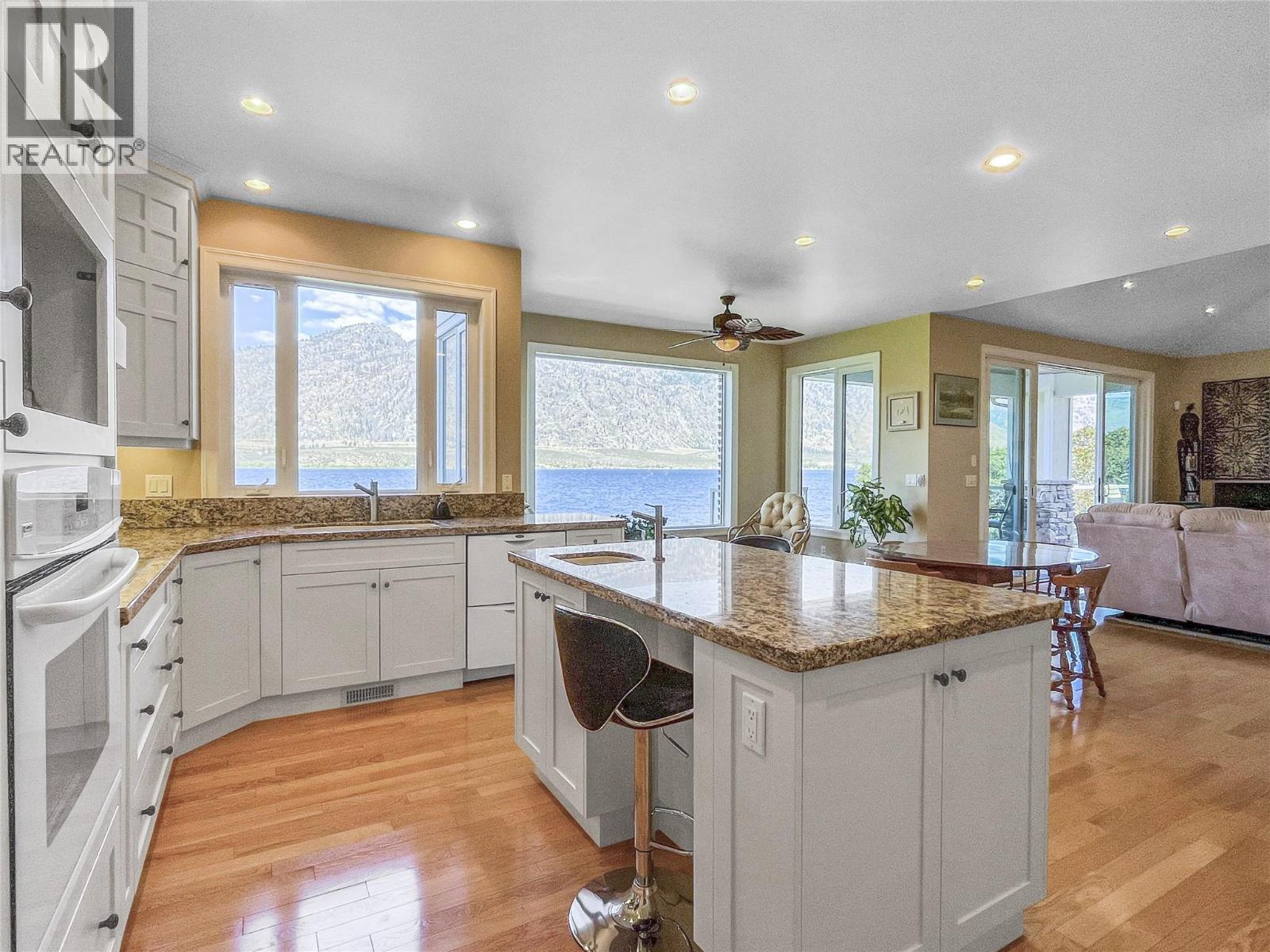  10411 81st Street, Osoyoos