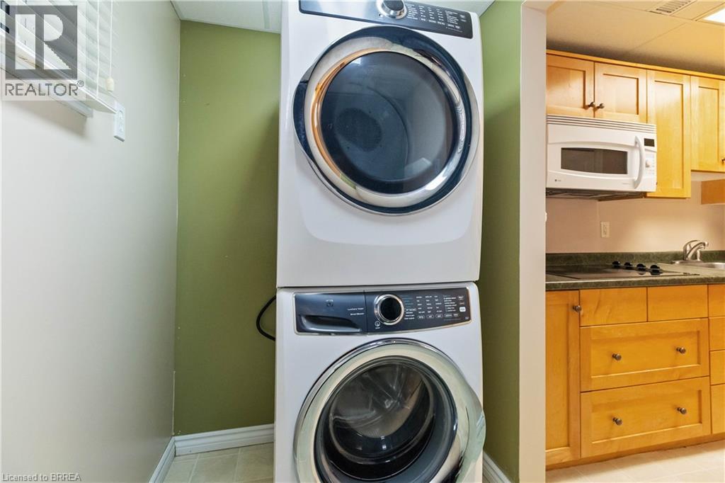 34 SYMPATICA Crescent Unit# LOWER, Brantford, Ontario, N3P1G4 — Photo 17