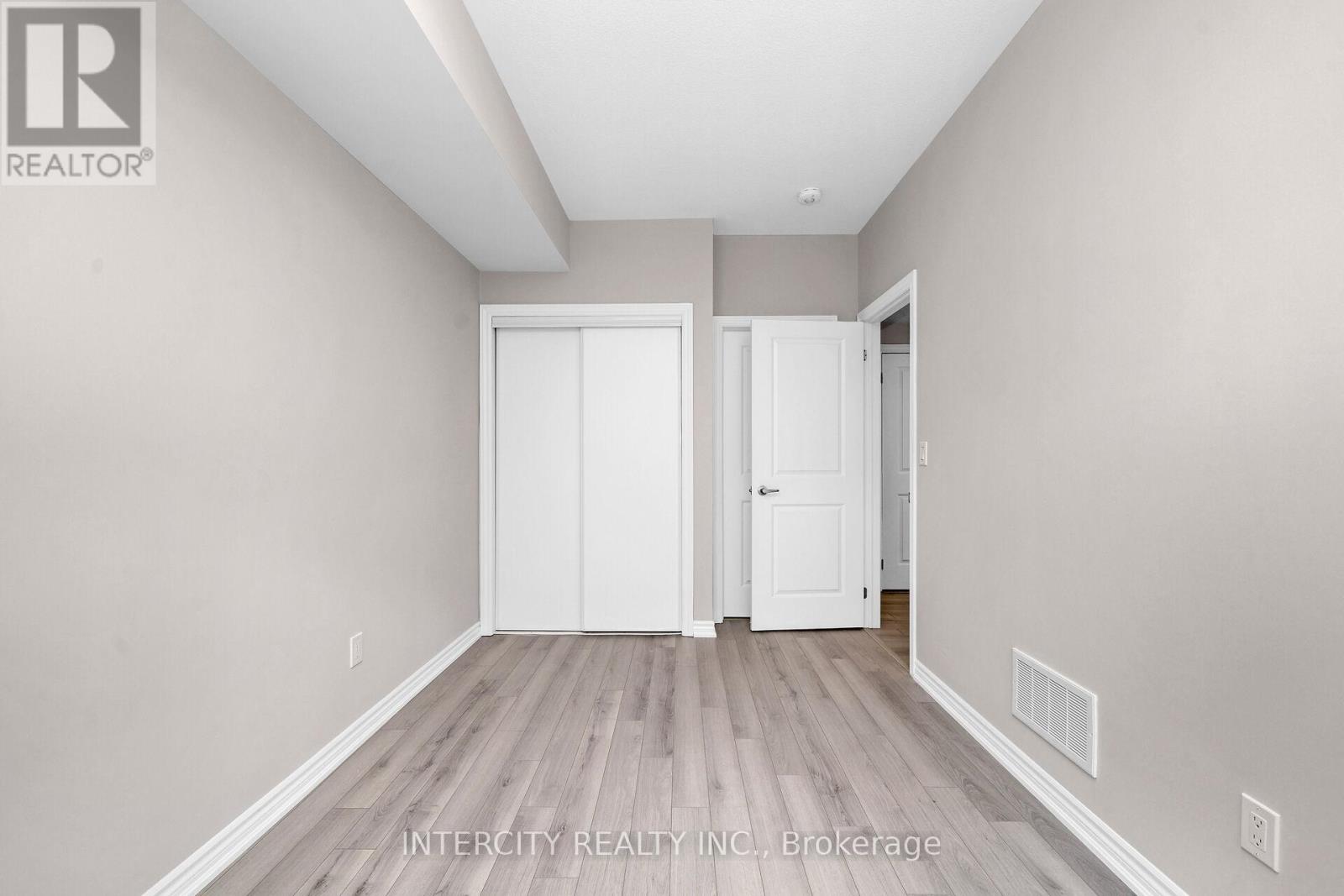 #701 60 HALLIFORD PLACE - 14