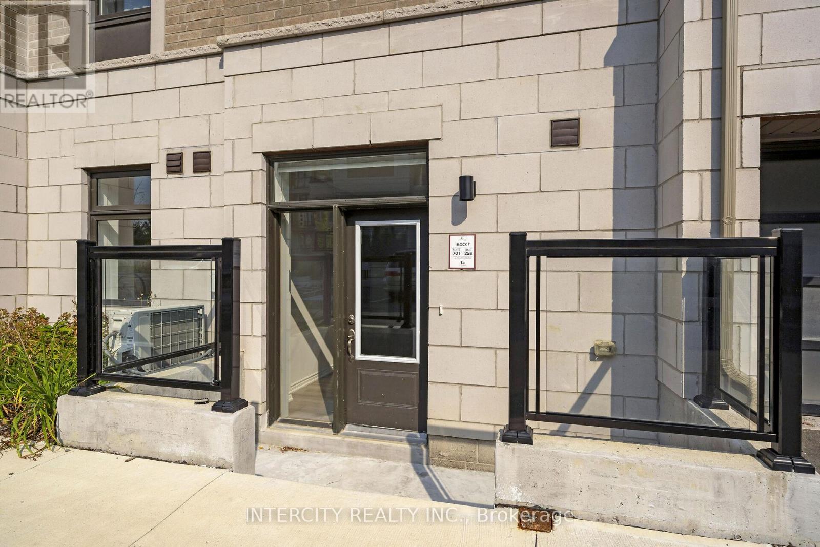 #701 60 HALLIFORD PLACE - 2