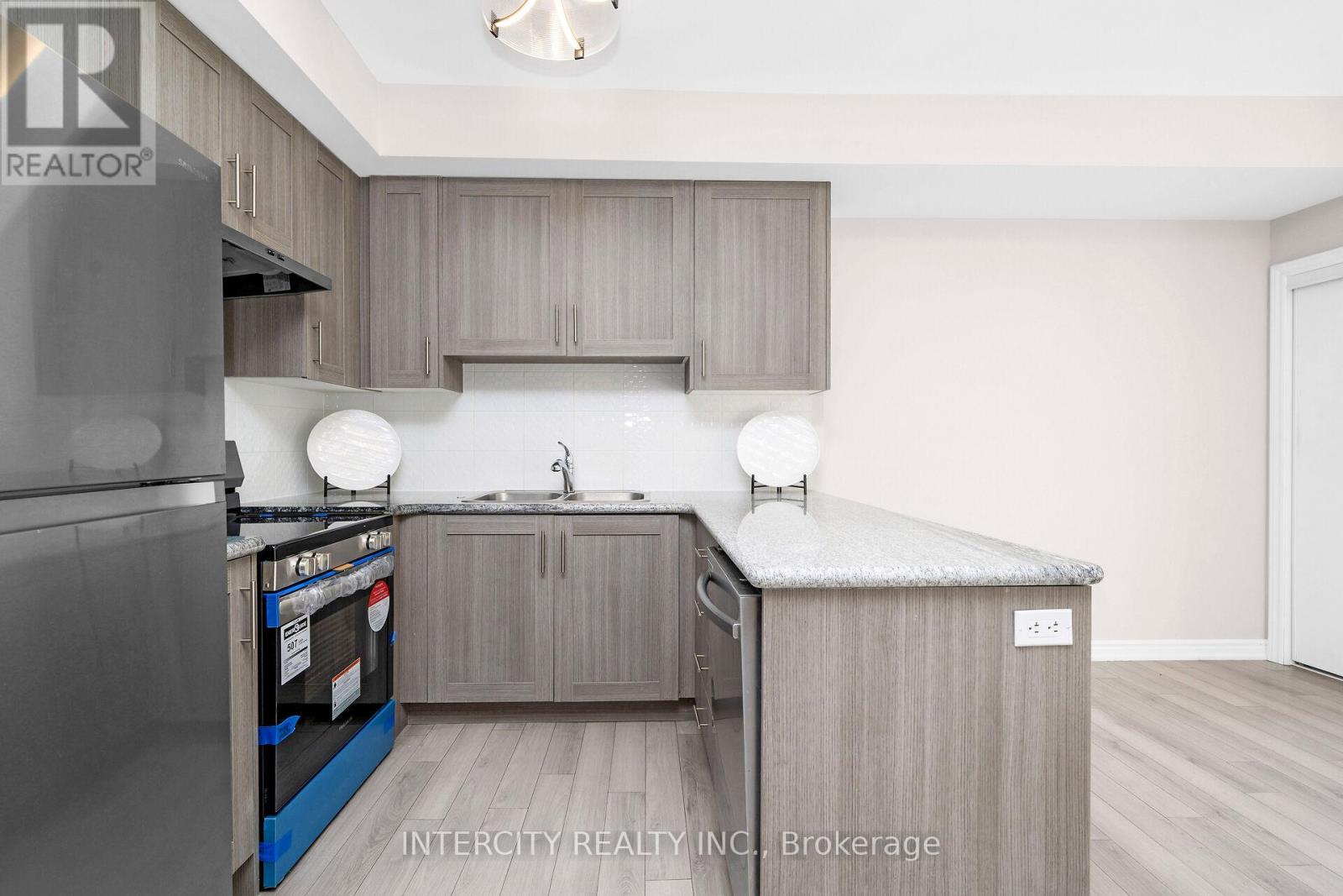 #701 60 HALLIFORD PLACE - 7