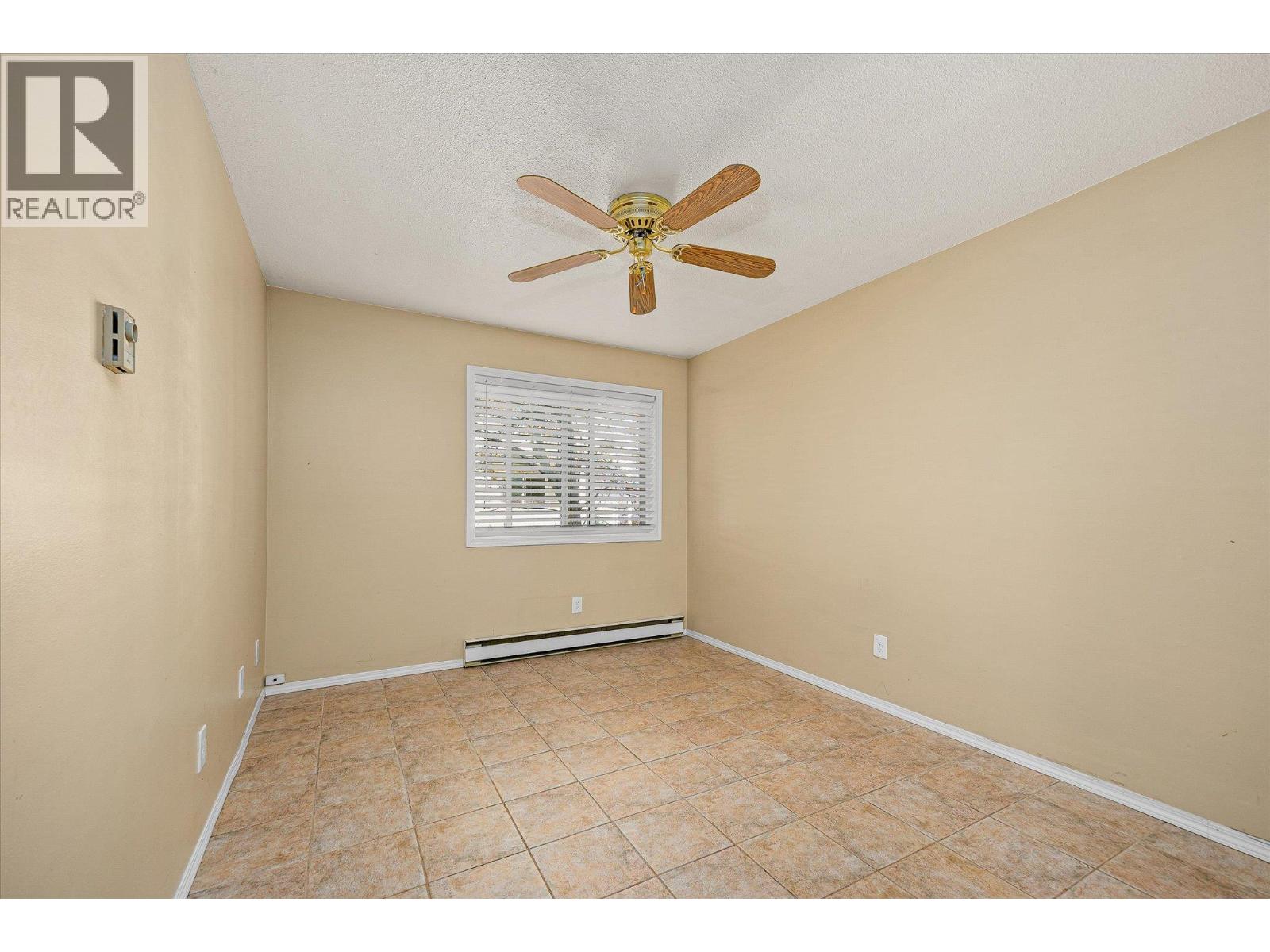 300 3160 De Montreuil Court, Kelowna