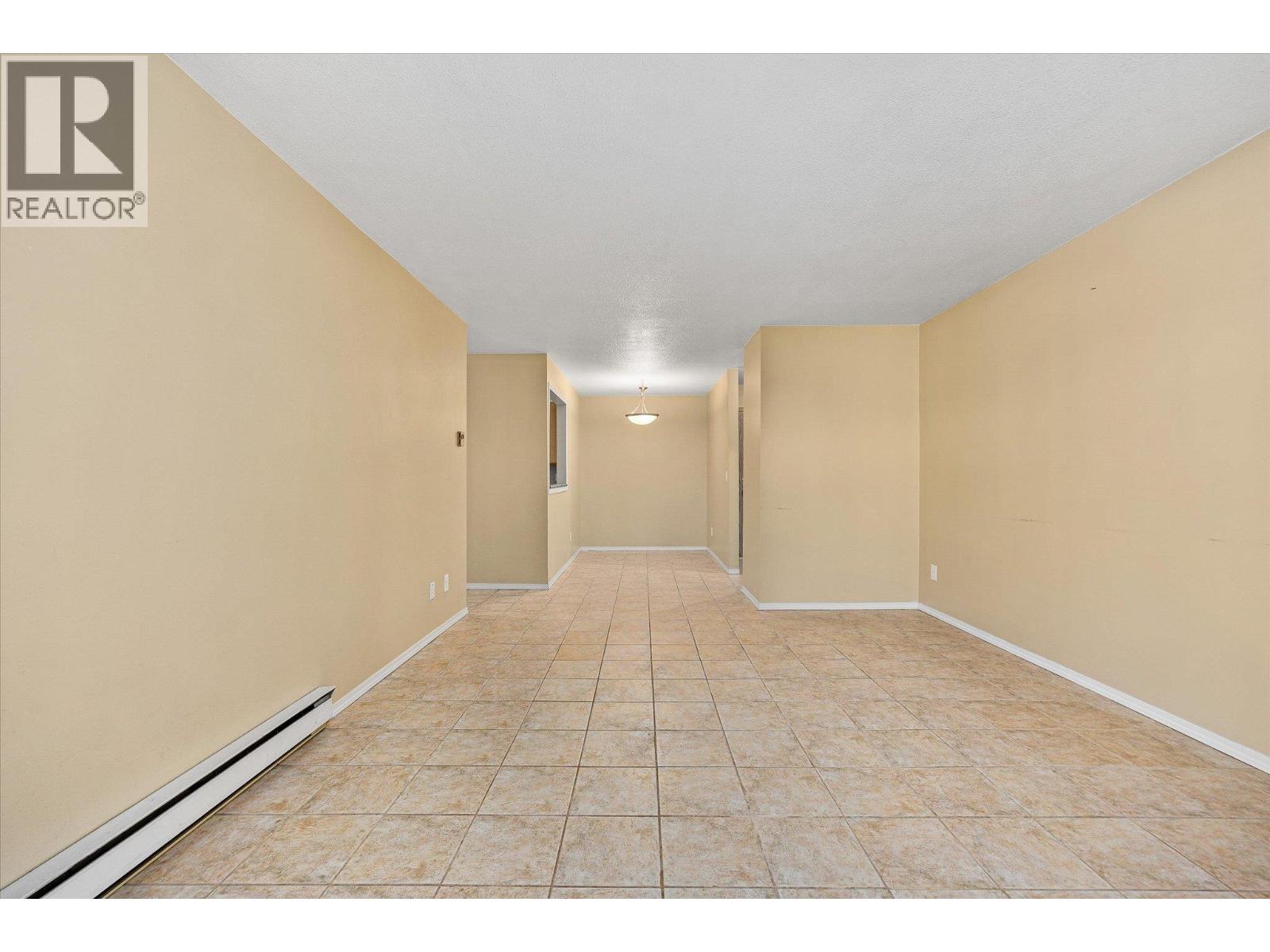 300 3160 De Montreuil Court, Kelowna