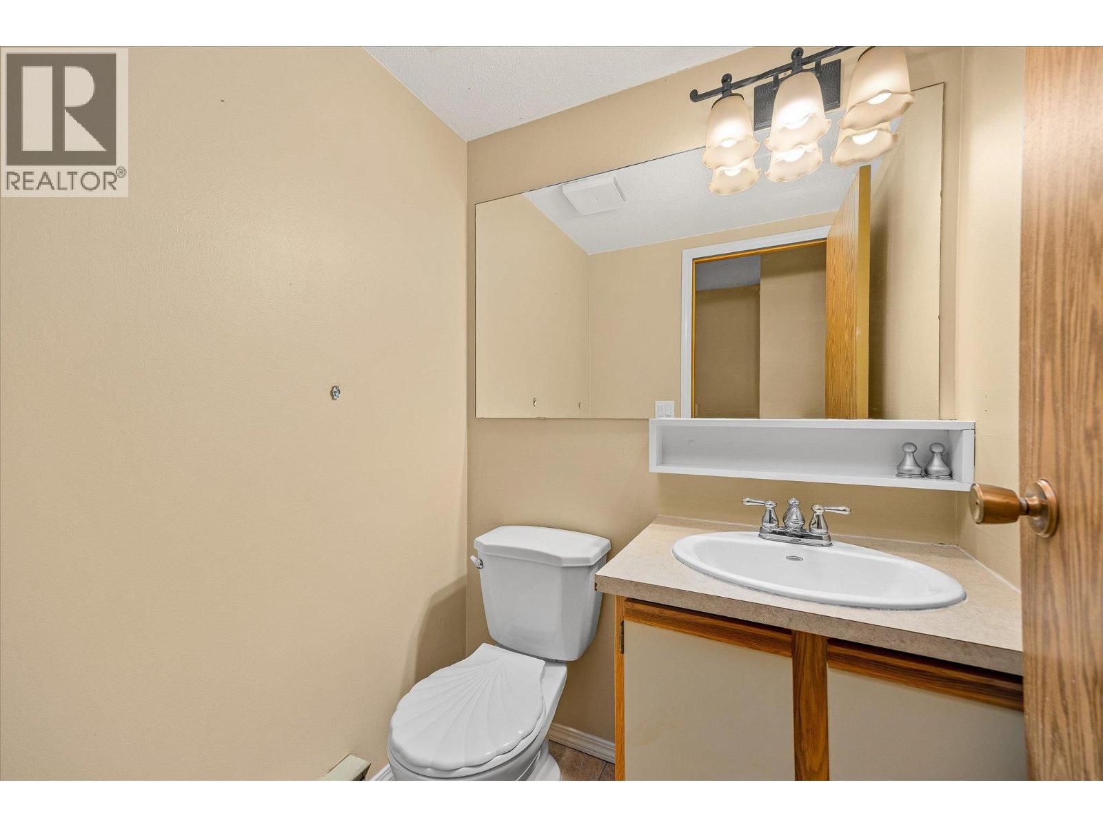 300 3160 De Montreuil Court, Kelowna