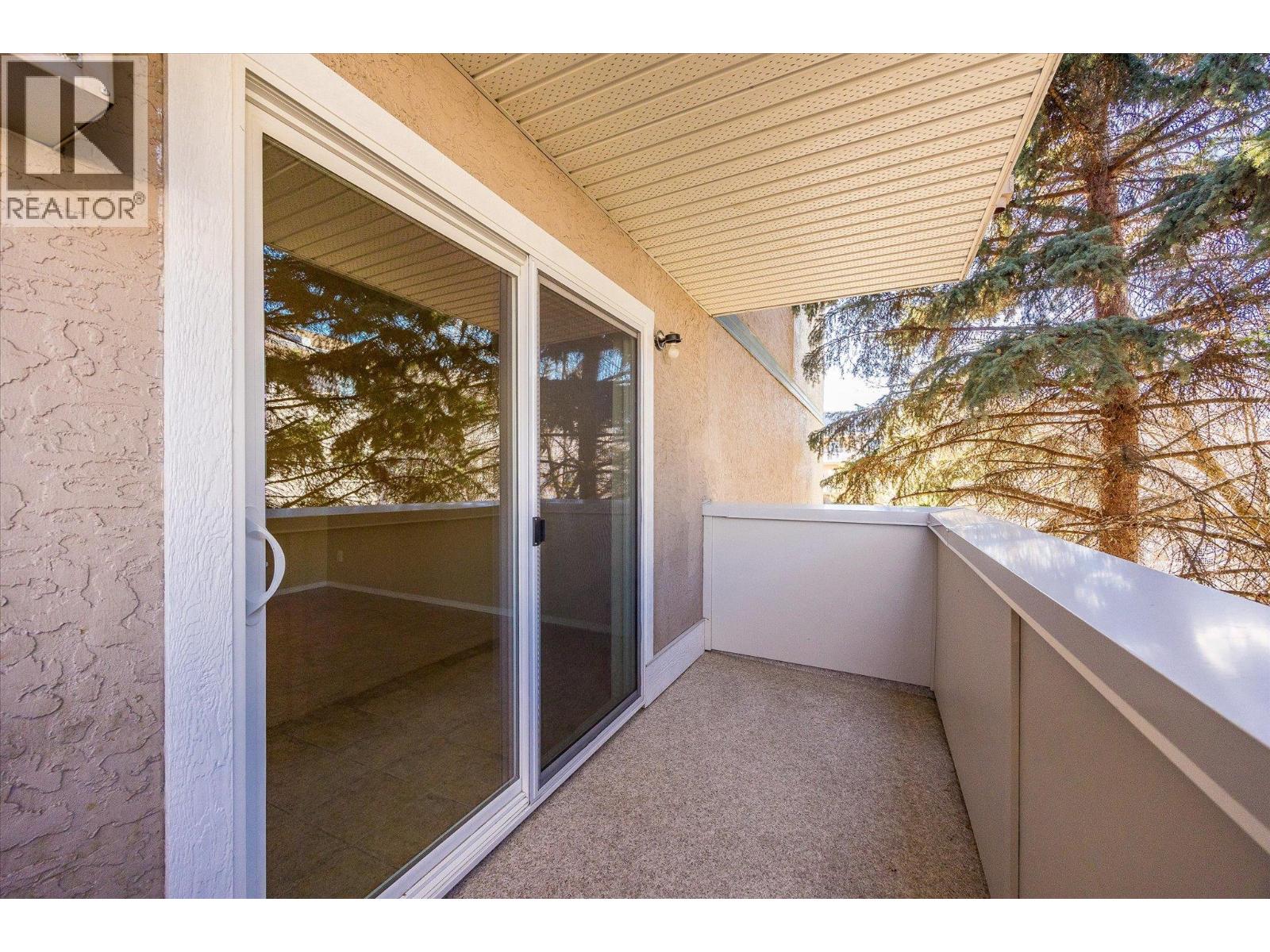 300 3160 De Montreuil Court, Kelowna