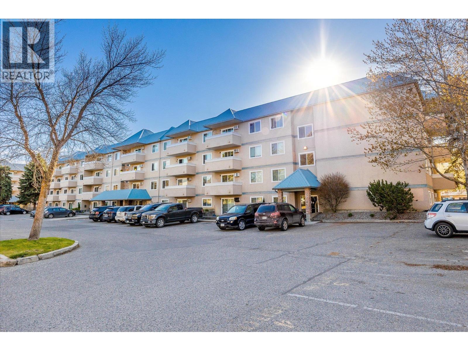 300 3160 De Montreuil Court, Kelowna