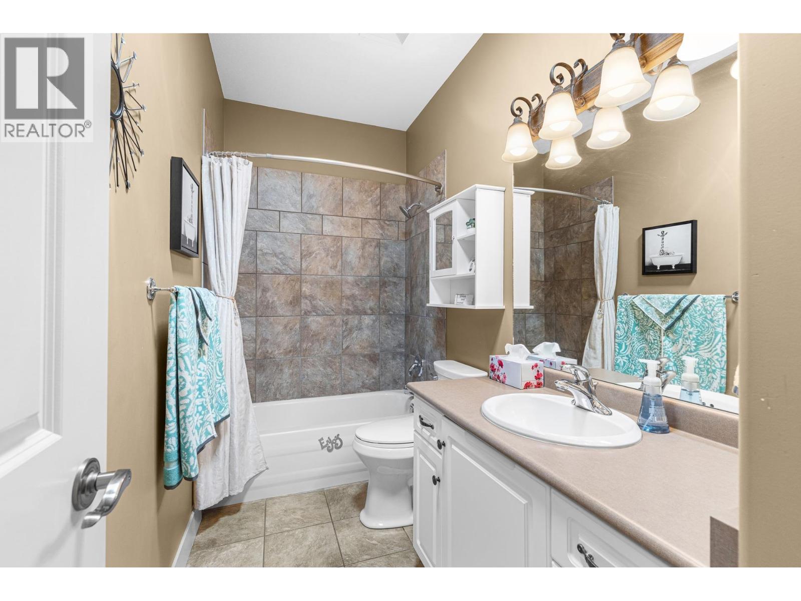  2284 Pine Vista Place, Westbank