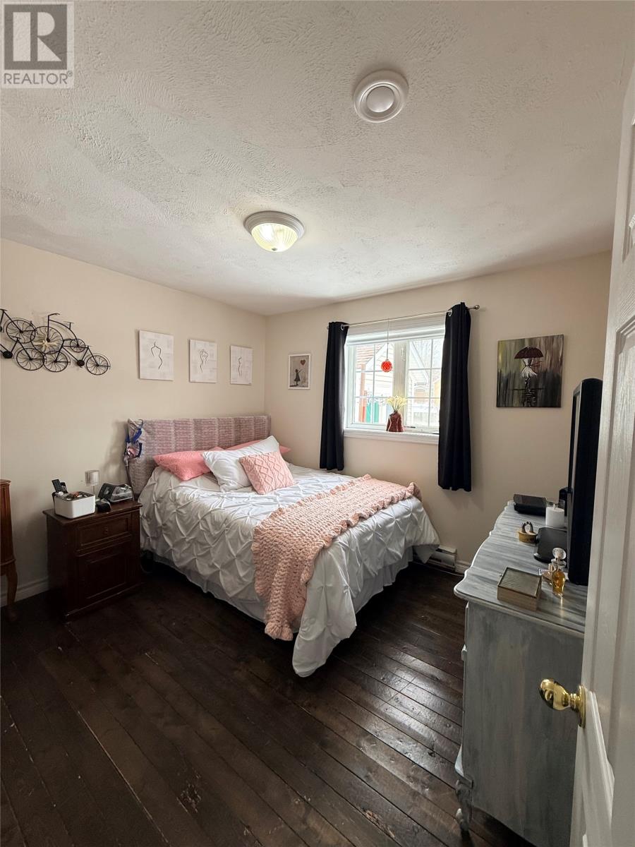 56 Beaumont Avenue — photo 28