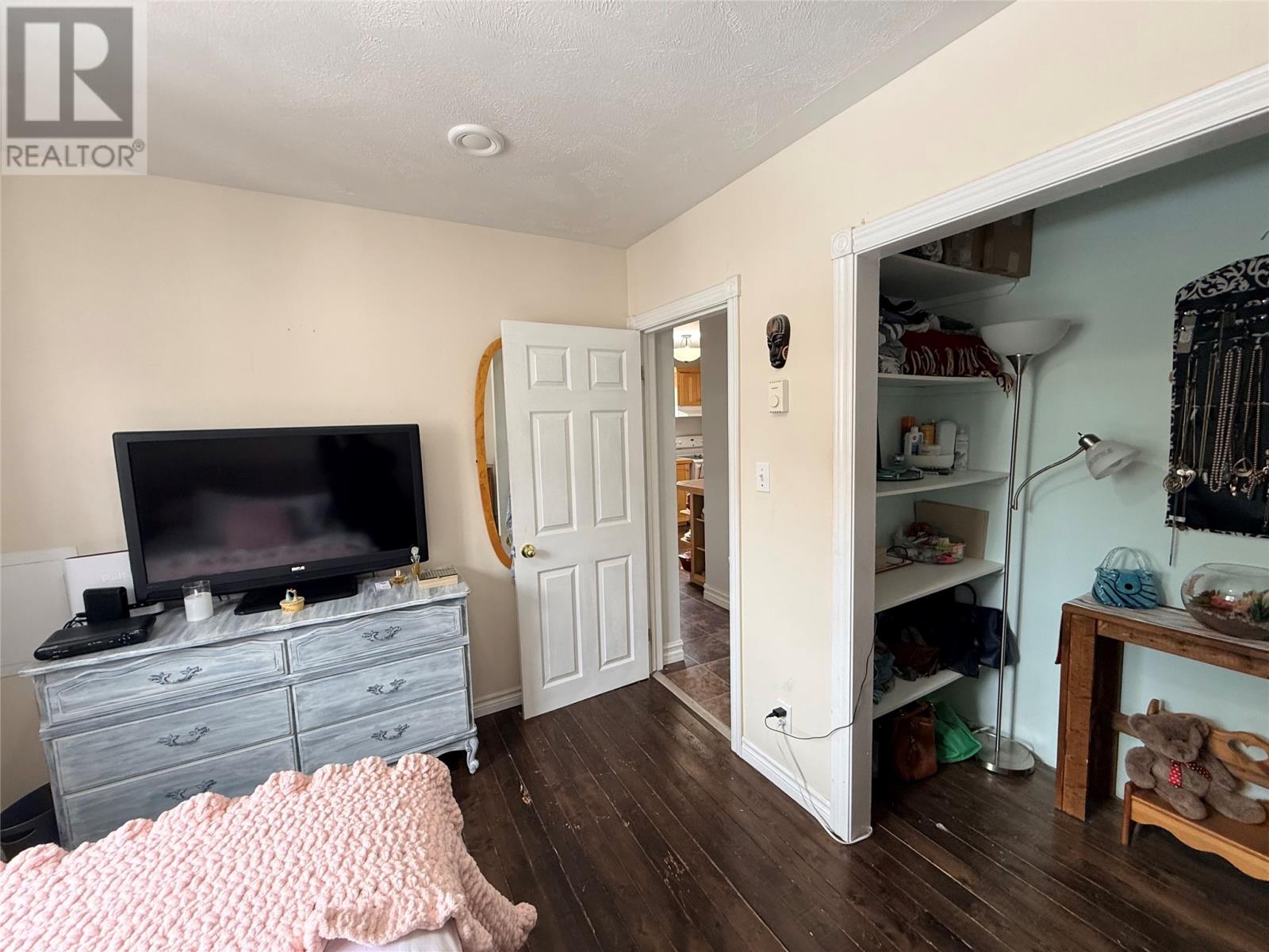 56 Beaumont Avenue — photo 30