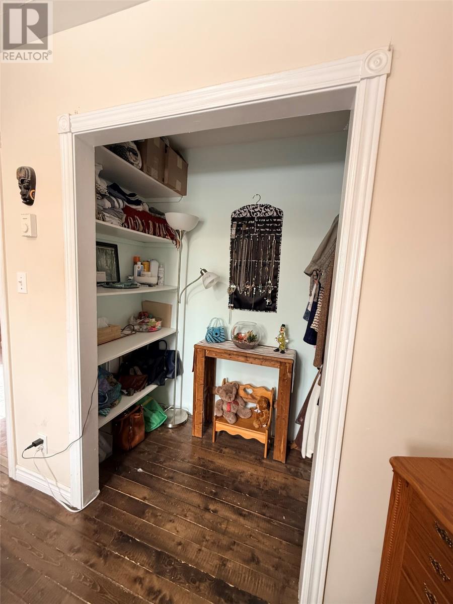 56 Beaumont Avenue — photo 31