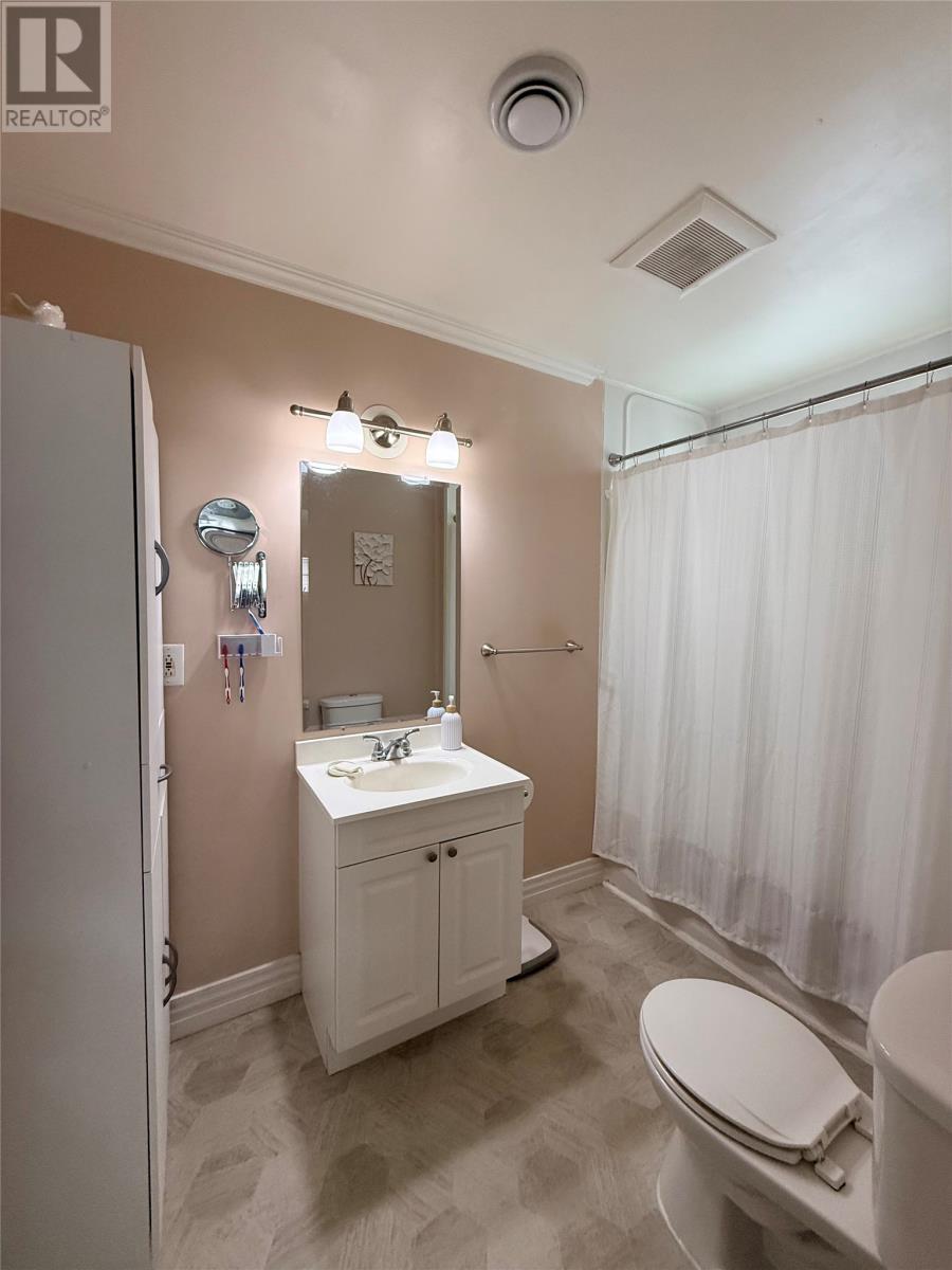 56 Beaumont Avenue — photo 32
