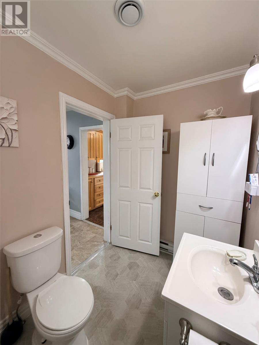 56 Beaumont Avenue — photo 33