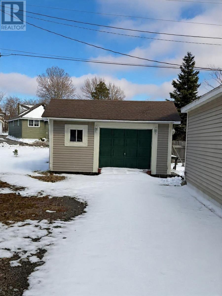 56 Beaumont Avenue — photo 39