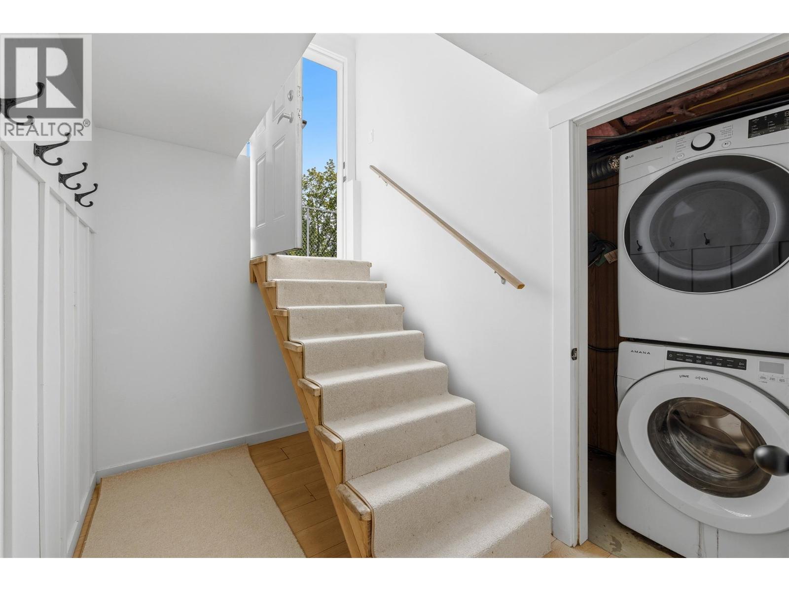  505 Hollywood Road South, Kelowna