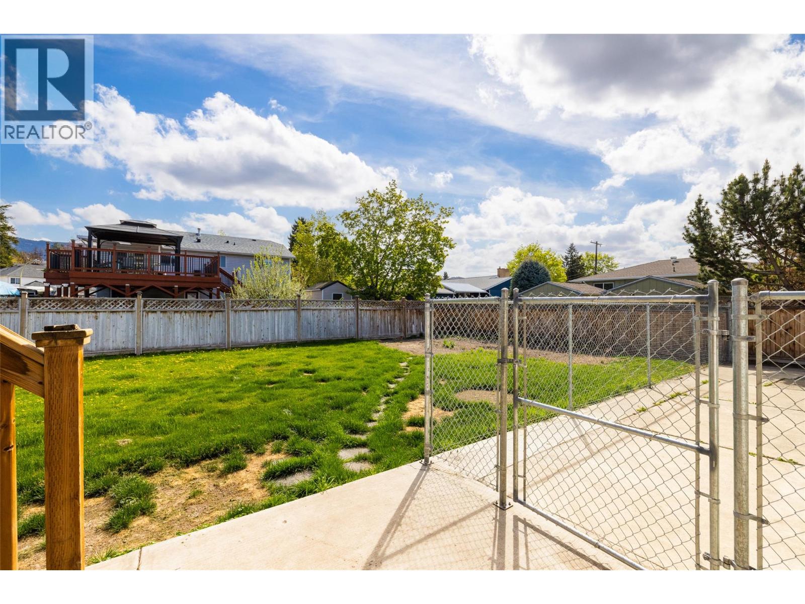  505 Hollywood Road South, Kelowna